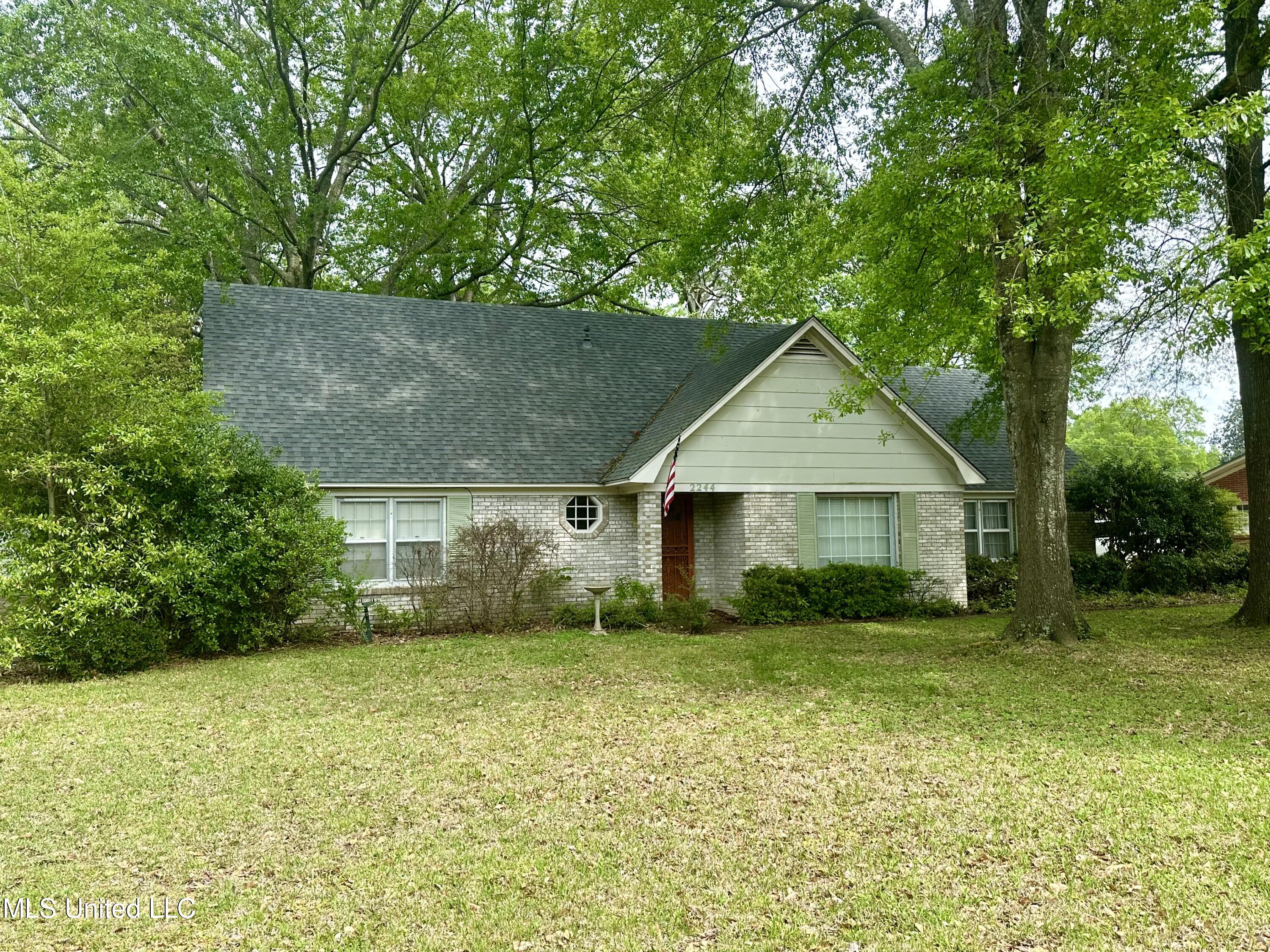 2244 Country Club Road, Grenada, Mississippi image 1