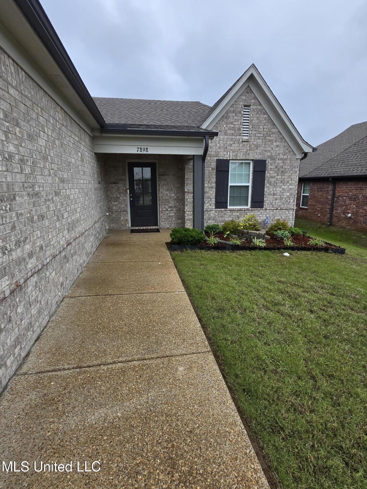 7898 Park Valley Drive Drive, Southaven, Mississippi image 2