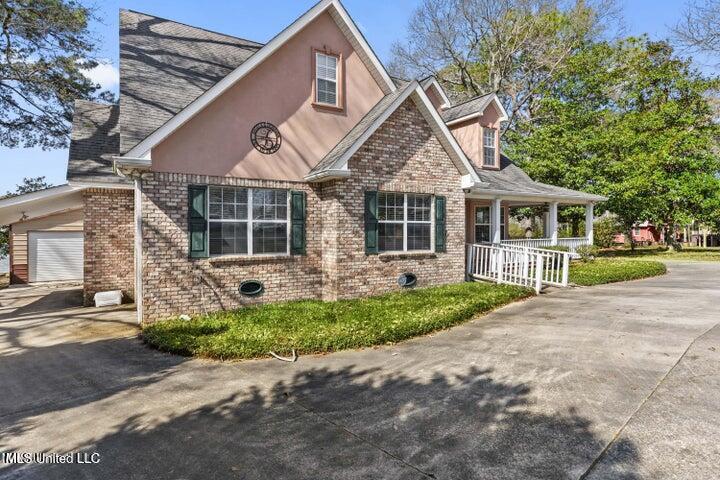 313 Rault Drive, Lumberton, Mississippi image 2