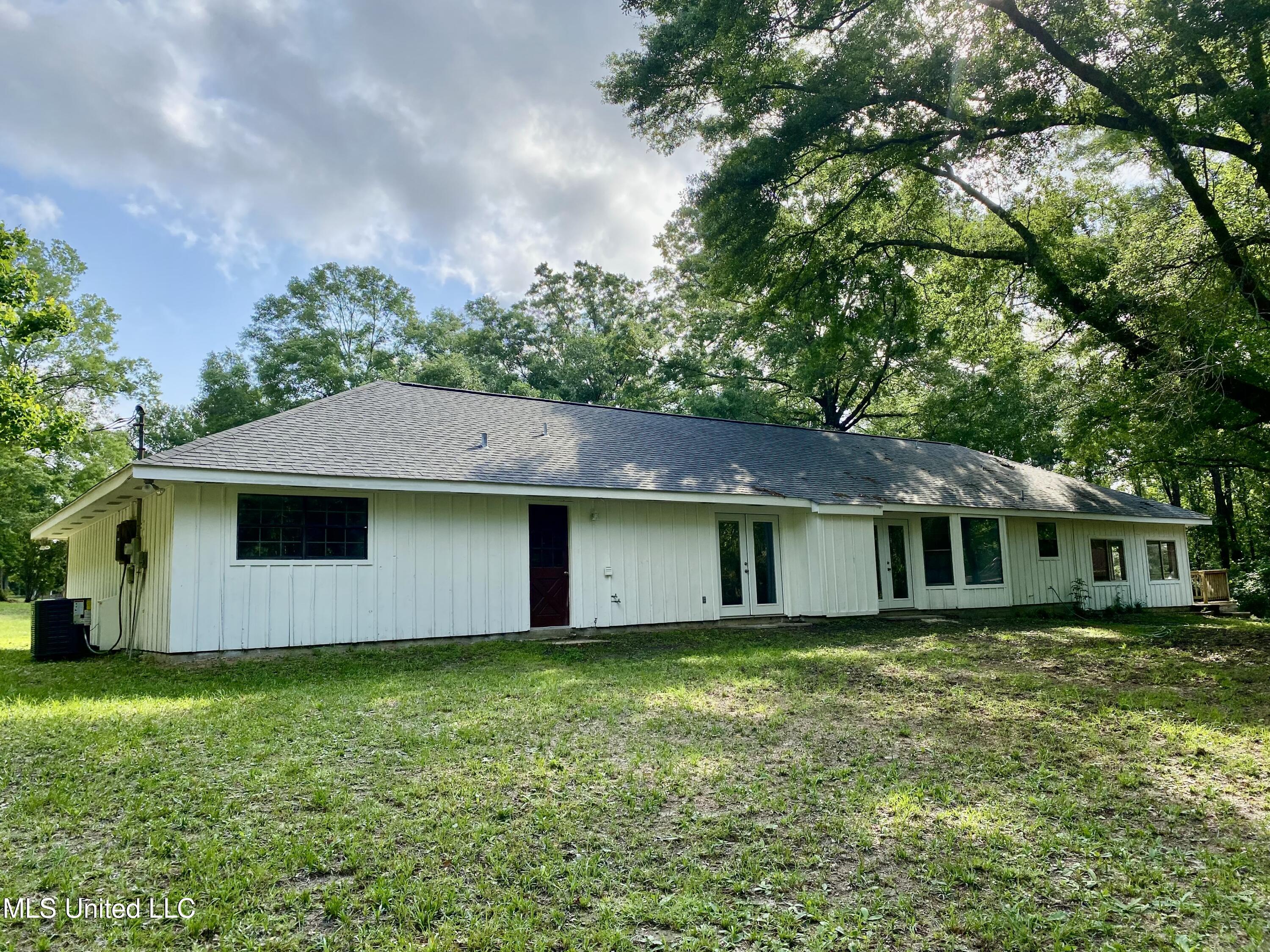 256 Lake David Drive, Picayune, Mississippi image 4