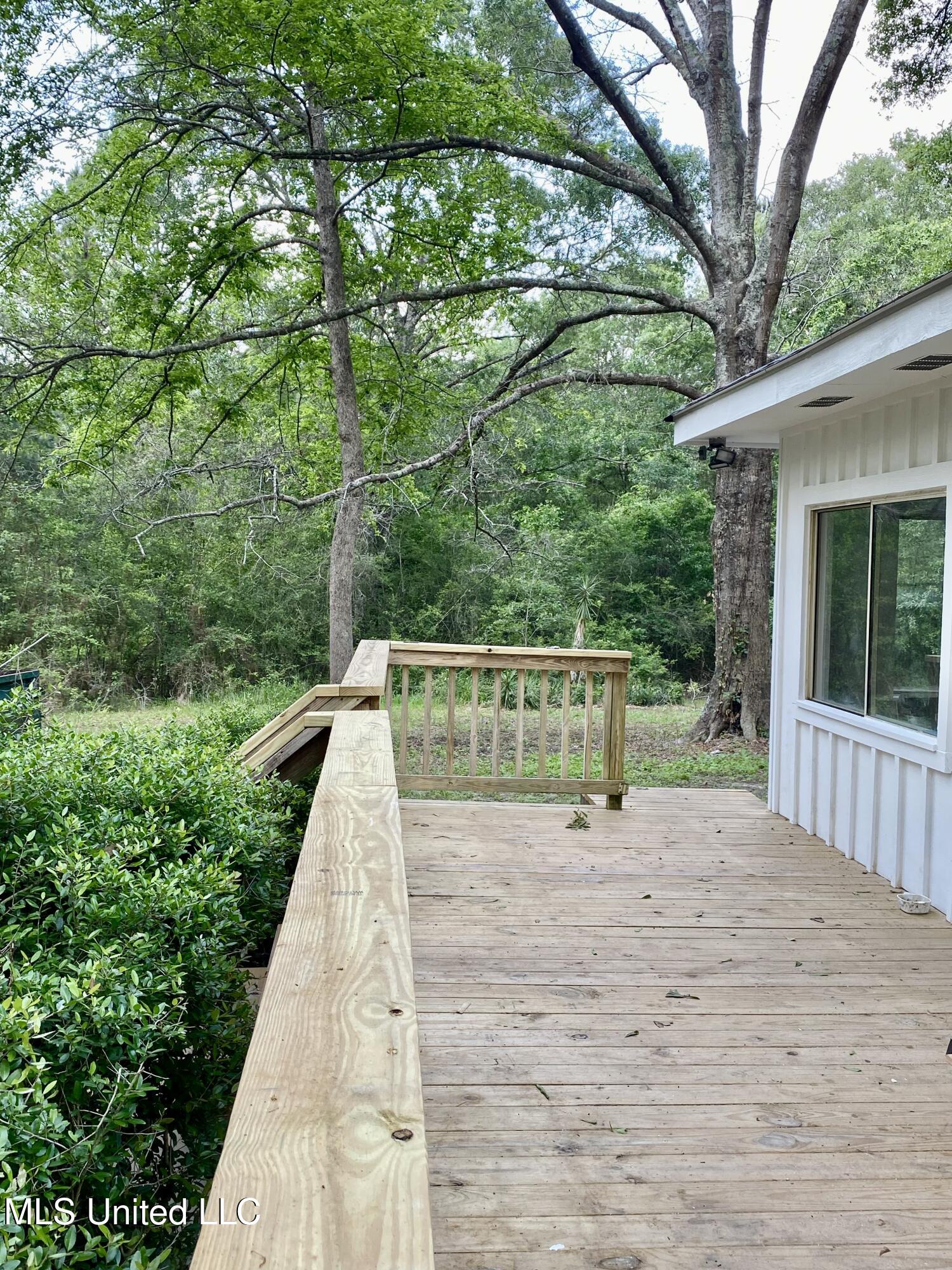 256 Lake David Drive, Picayune, Mississippi image 32