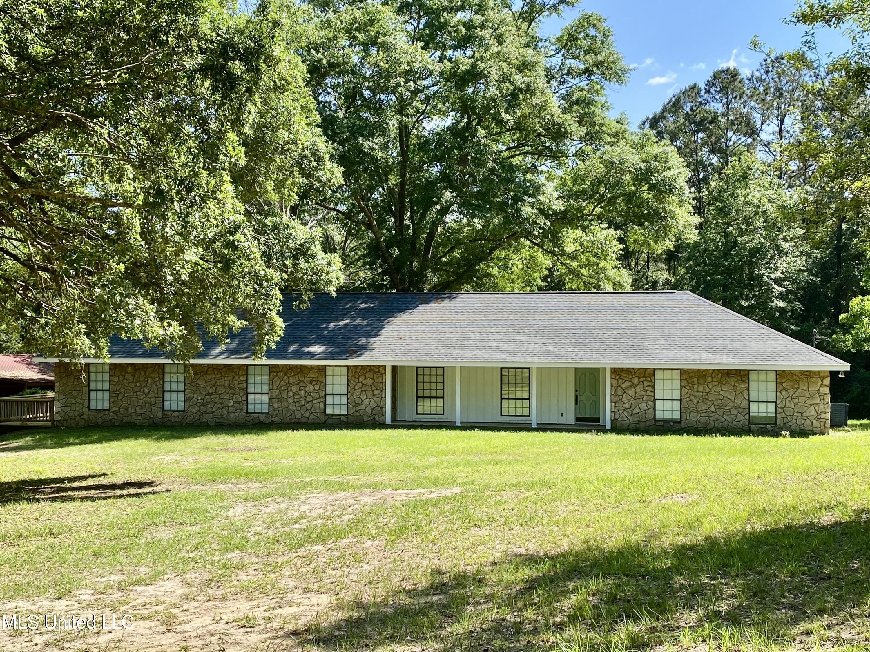 256 Lake David Drive, Picayune, Mississippi image 3