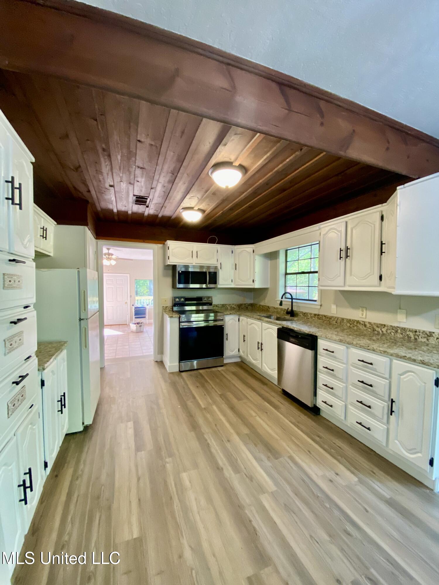 256 Lake David Drive, Picayune, Mississippi image 12