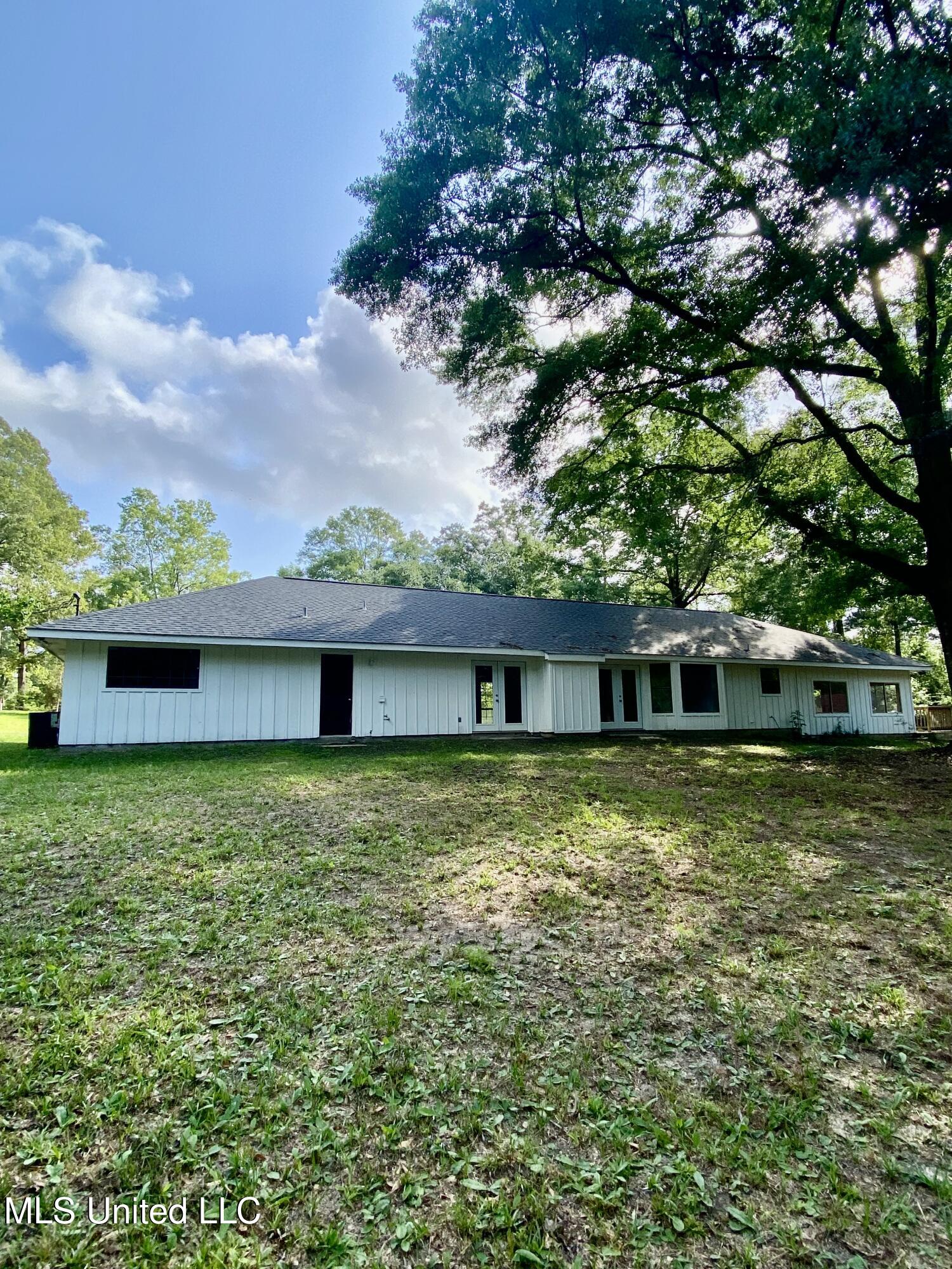 256 Lake David Drive, Picayune, Mississippi image 5