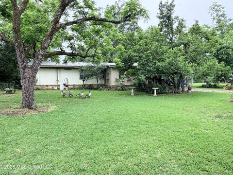 Mobile Home For Sale - 979 E Bear Lake Road<br/> Tallulah, LA 71282