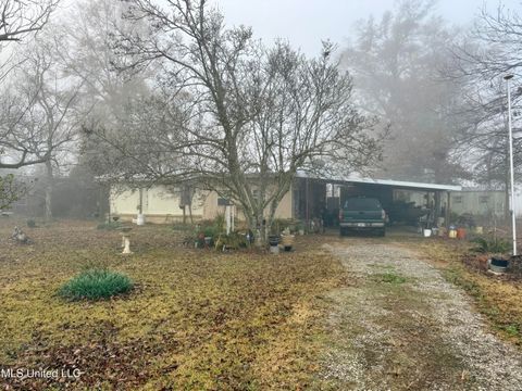 Mobile Home For Sale - 979 E Bear Lake Road<br/> Tallulah, LA 71282
