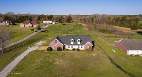 Homes For Sale - 1495 N Red Banks Road<br/> Red Banks, MS 38661