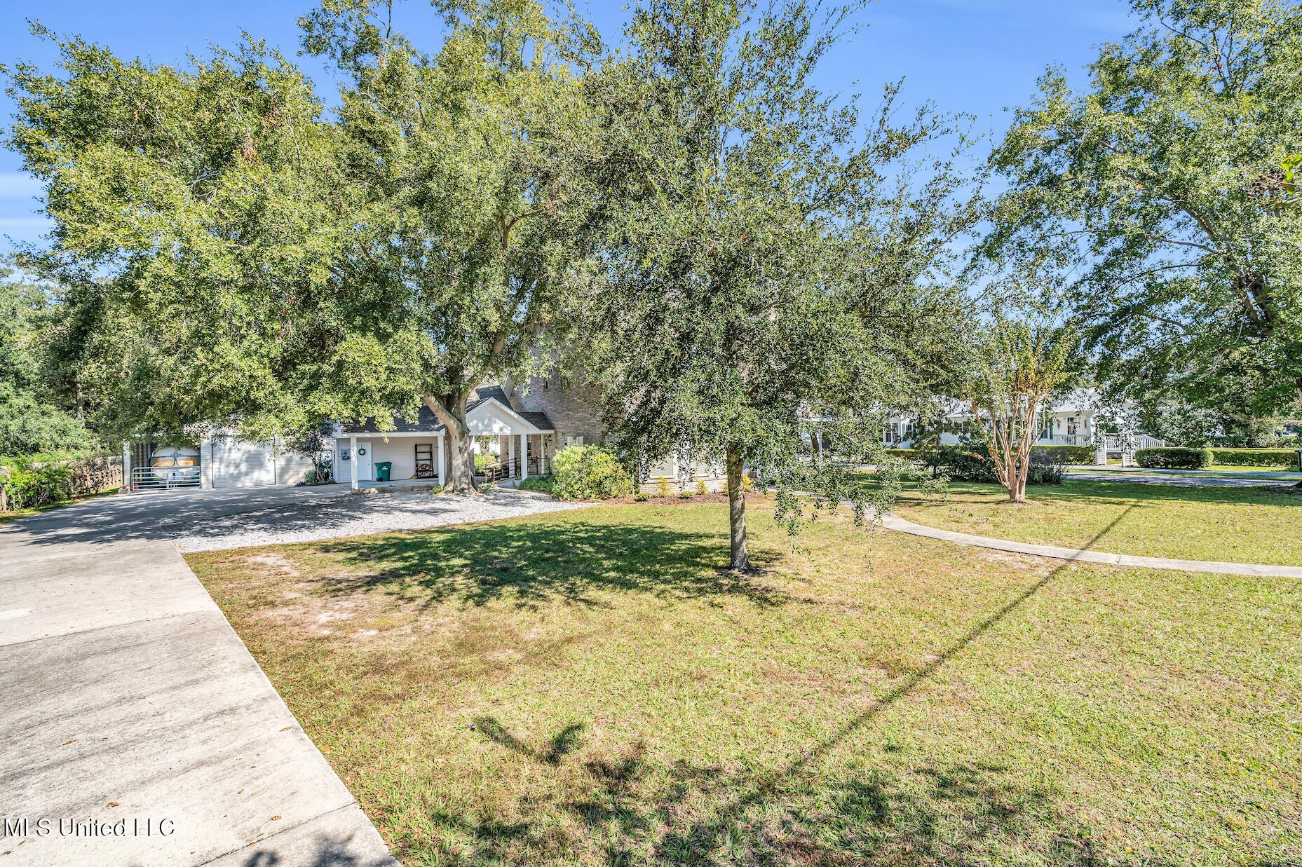 723 Old Spanish Trail, Bay Saint Louis, Mississippi image 24