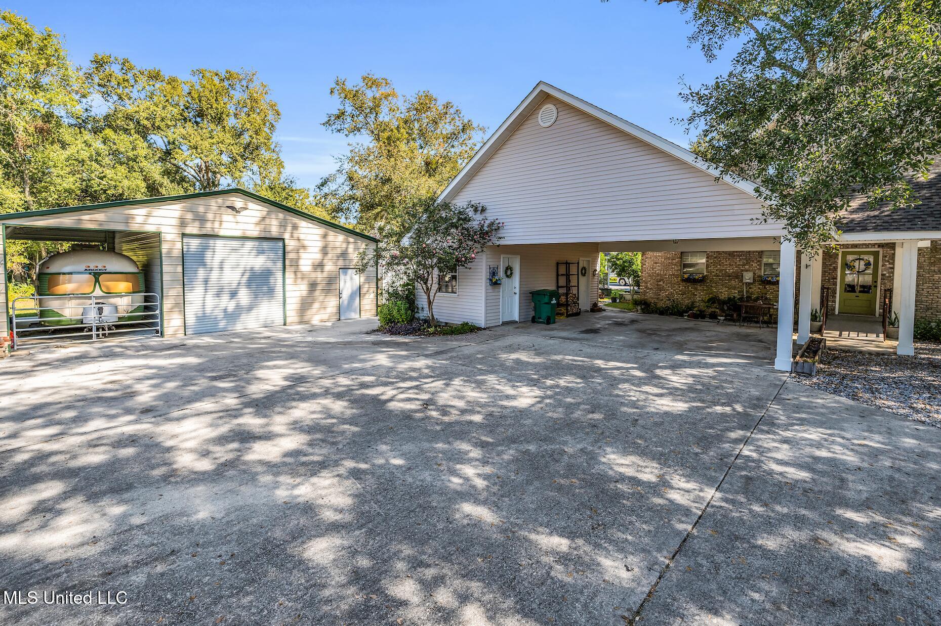 723 Old Spanish Trail, Bay Saint Louis, Mississippi image 2