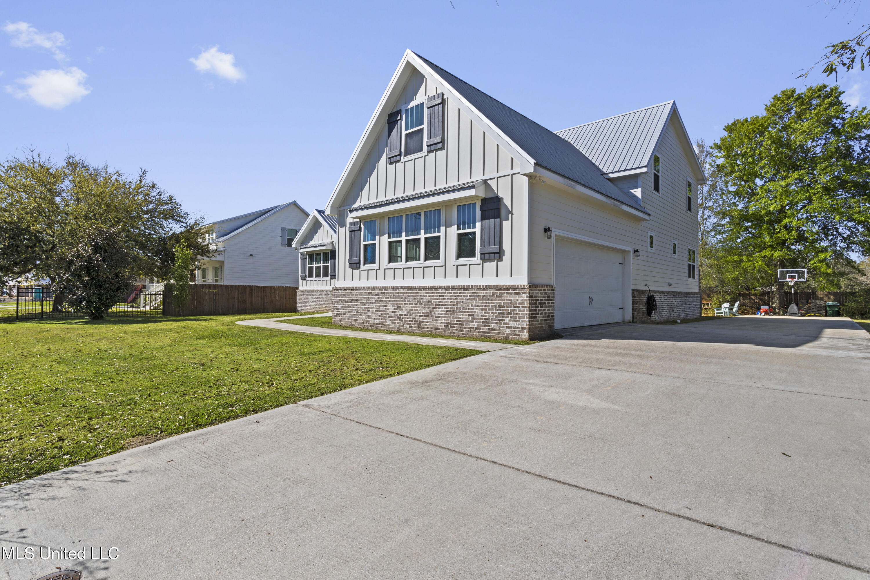 107 Seabrook Drive, Waveland, Mississippi image 4