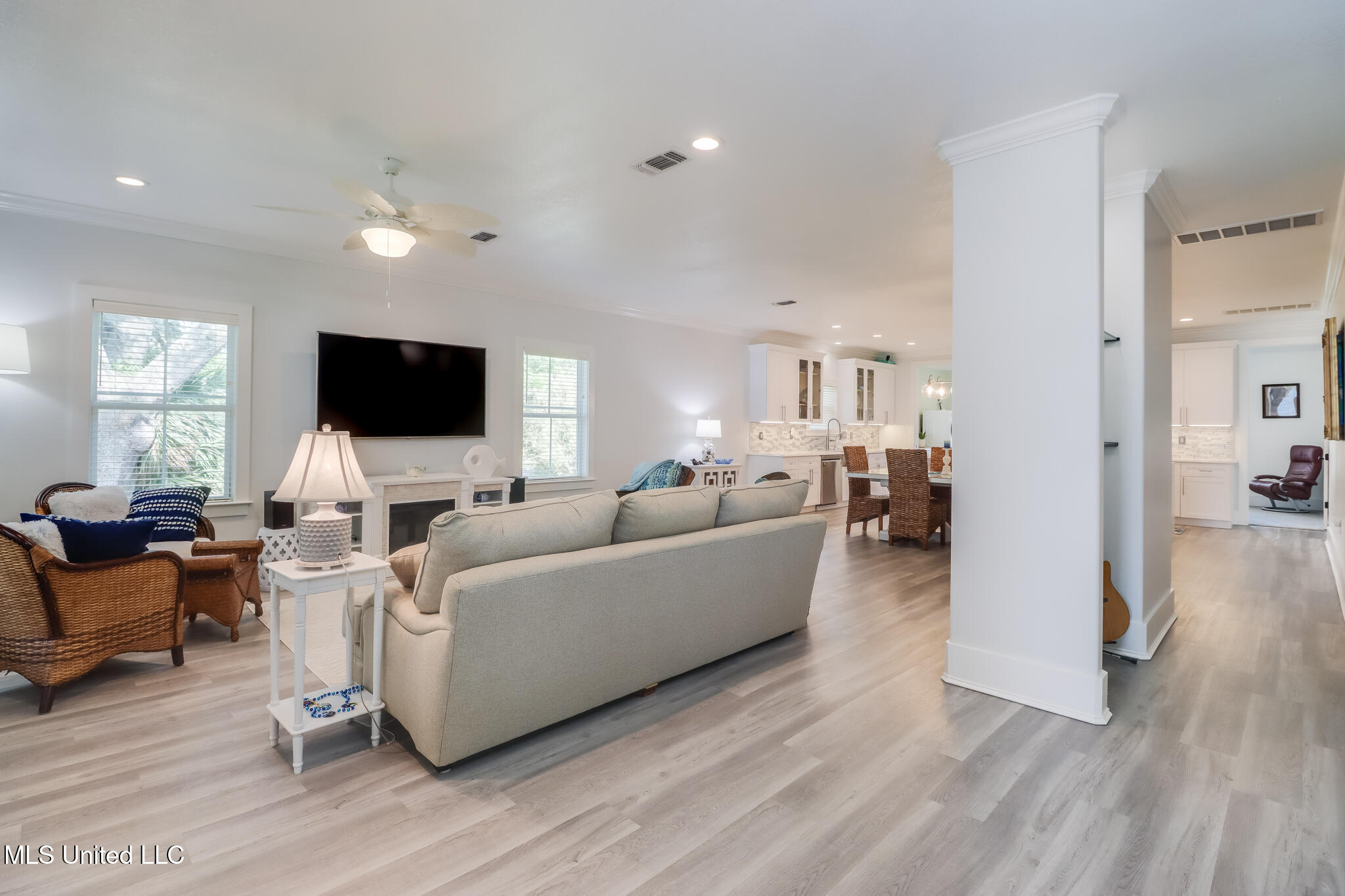 544 Beach Boulevard, Biloxi, Mississippi image 15
