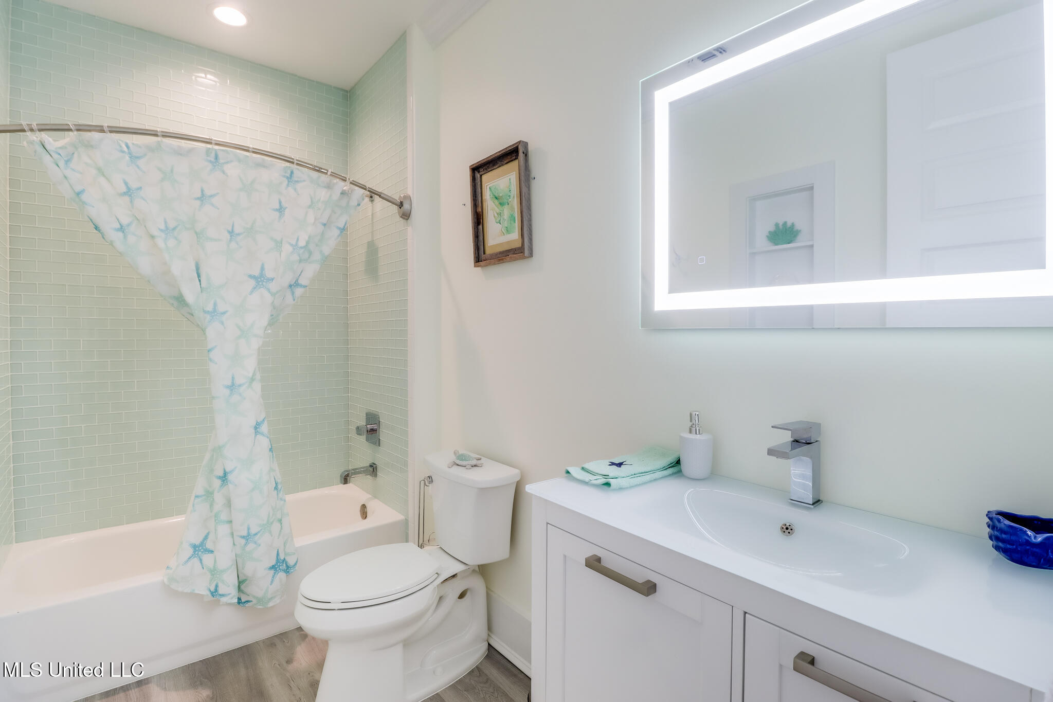 544 Beach Boulevard, Biloxi, Mississippi image 28