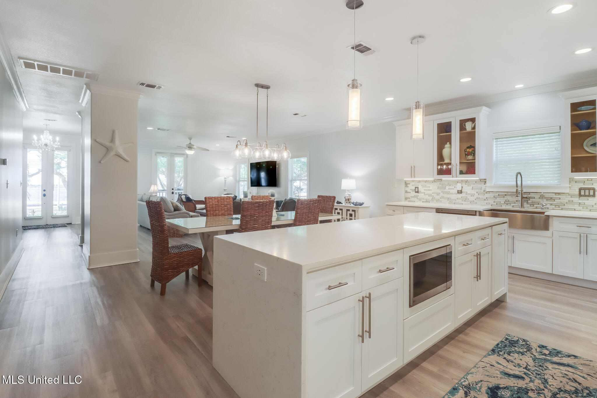 544 Beach Boulevard, Biloxi, Mississippi image 24