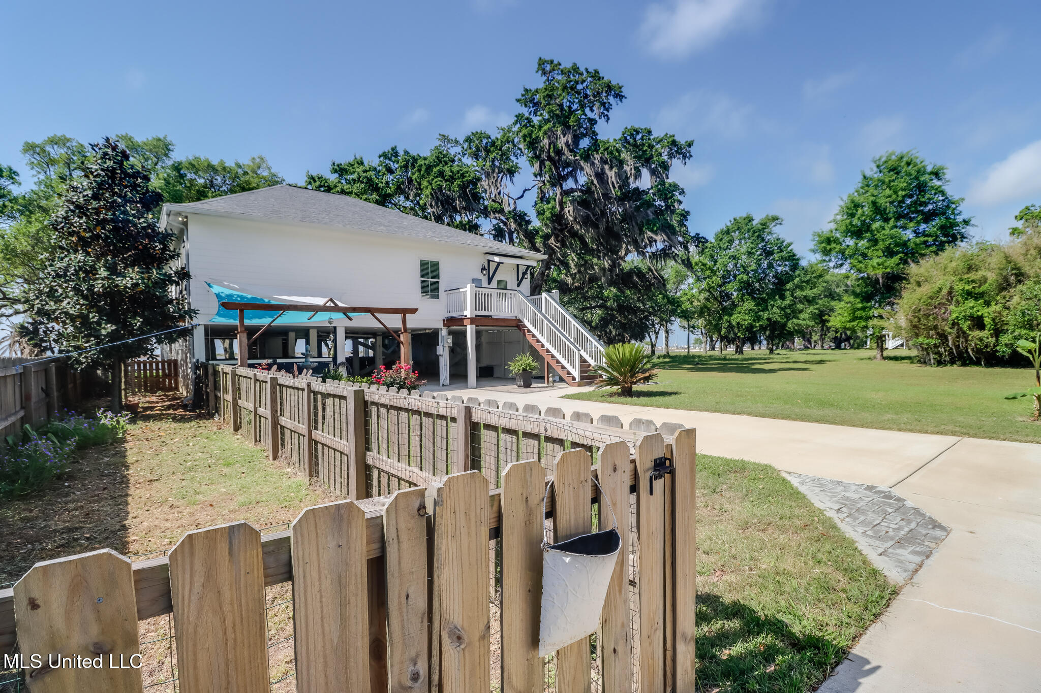 544 Beach Boulevard, Biloxi, Mississippi image 45