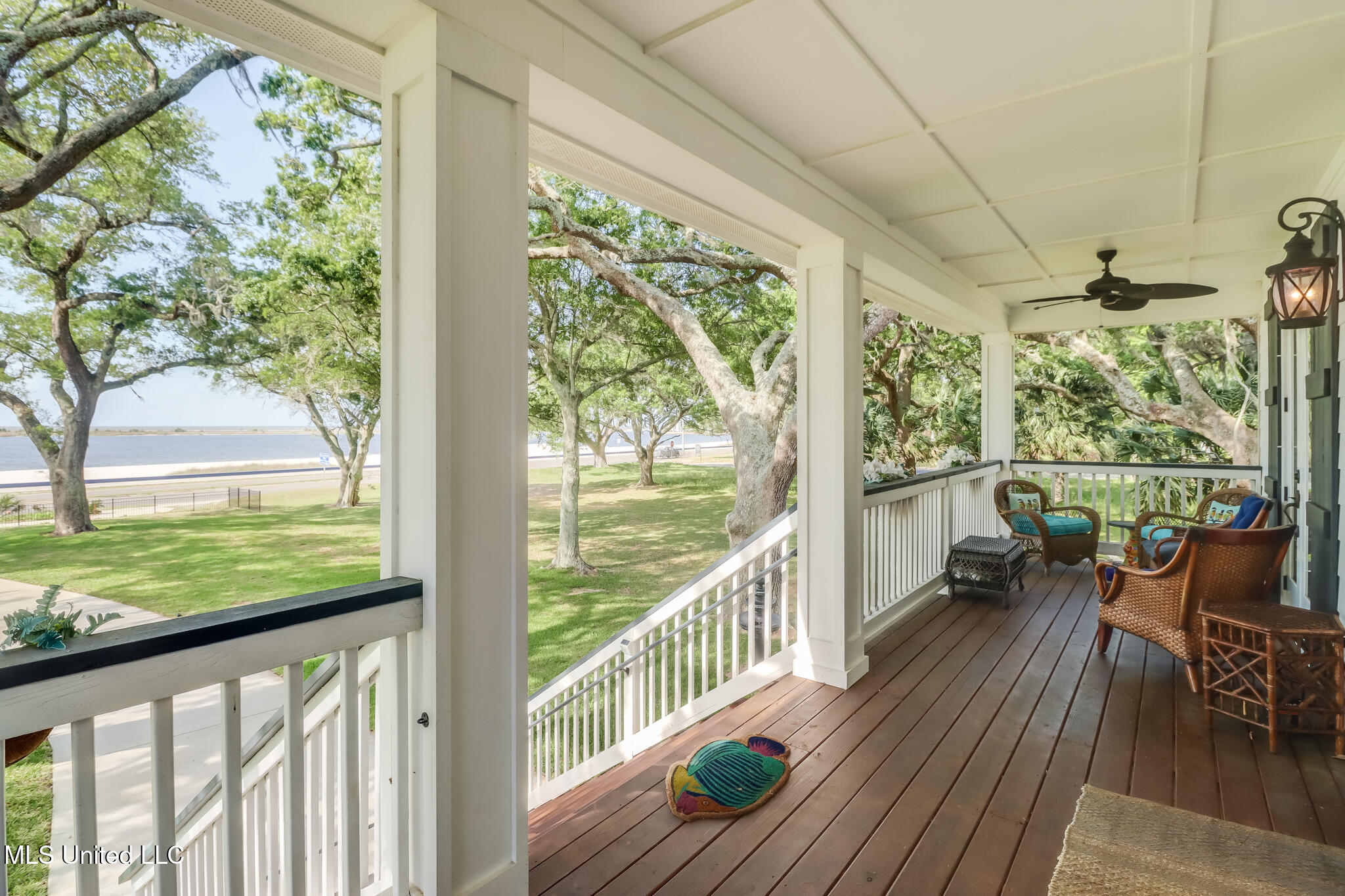544 Beach Boulevard, Biloxi, Mississippi image 12