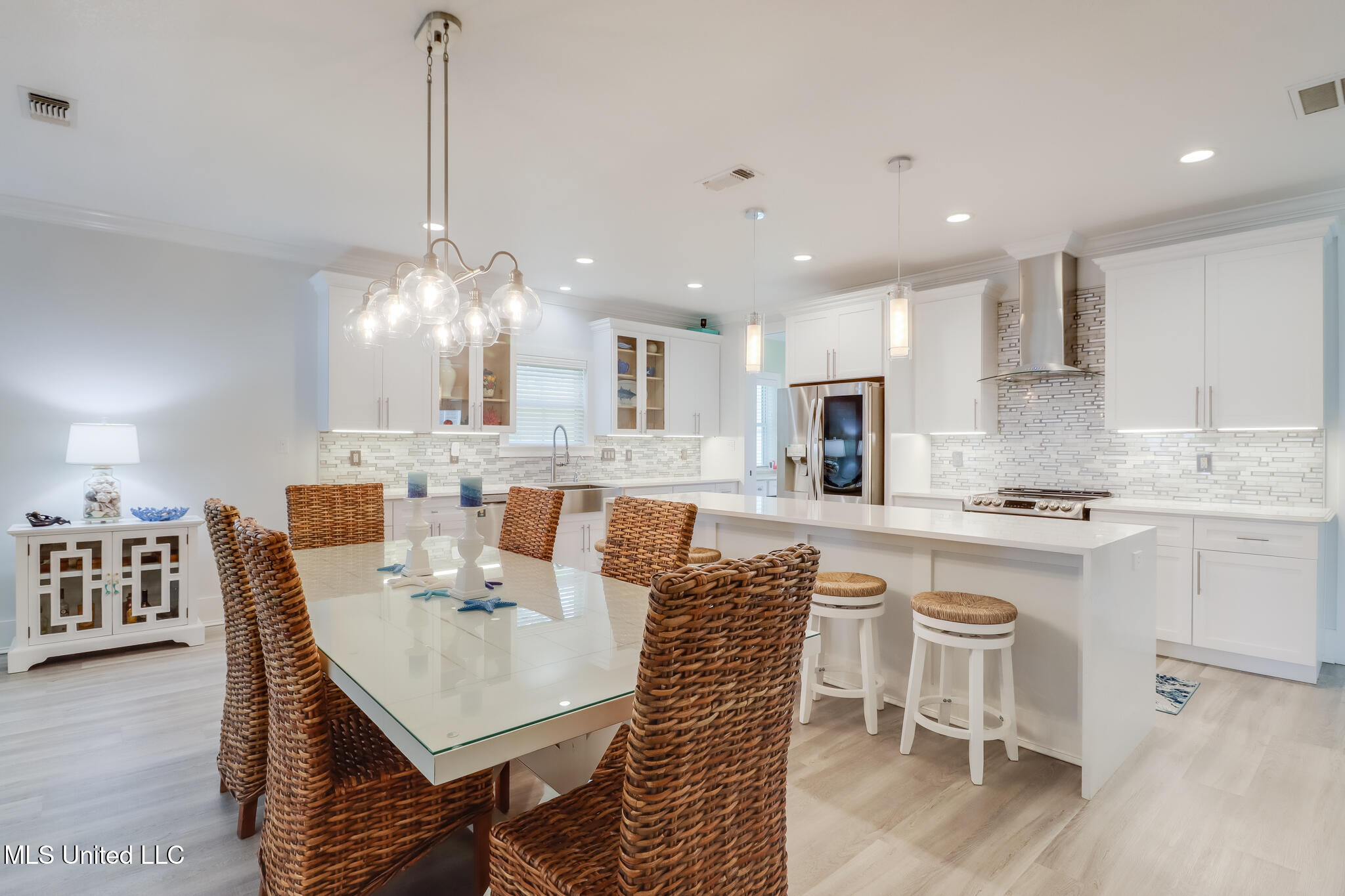 544 Beach Boulevard, Biloxi, Mississippi image 21