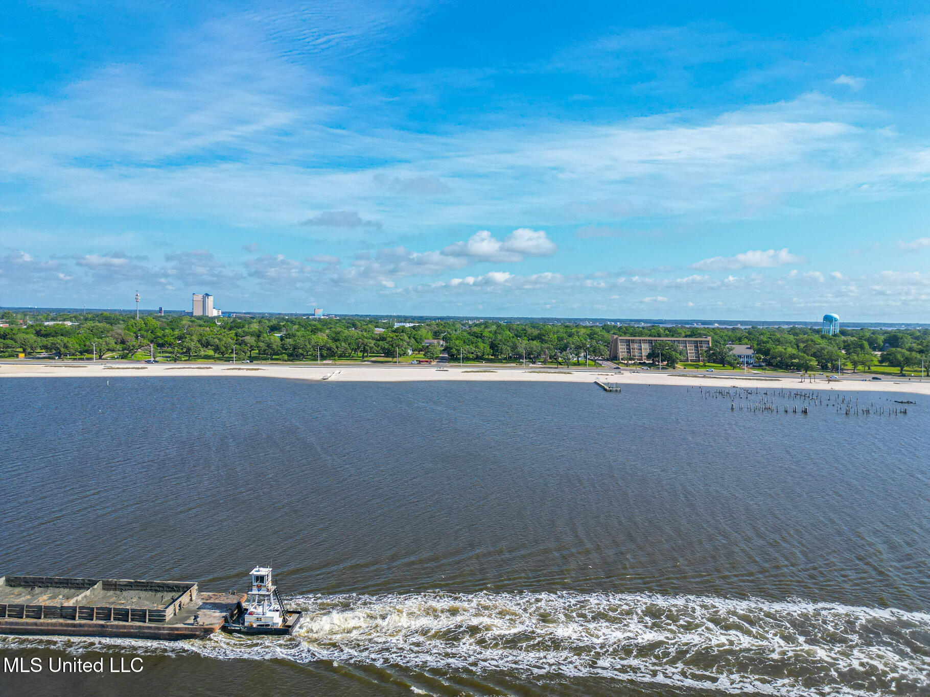 544 Beach Boulevard, Biloxi, Mississippi image 6
