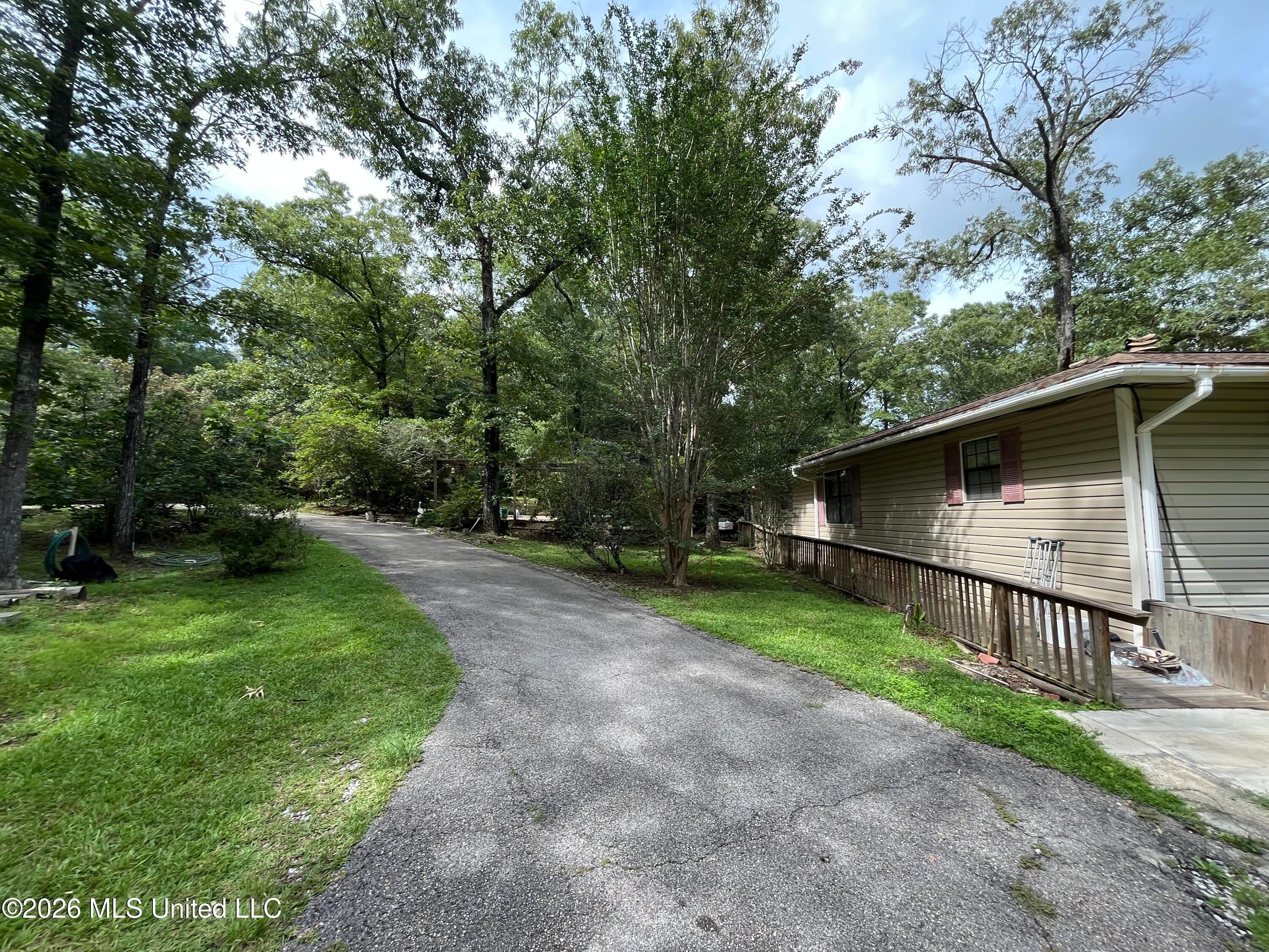 405 Old Highway 49