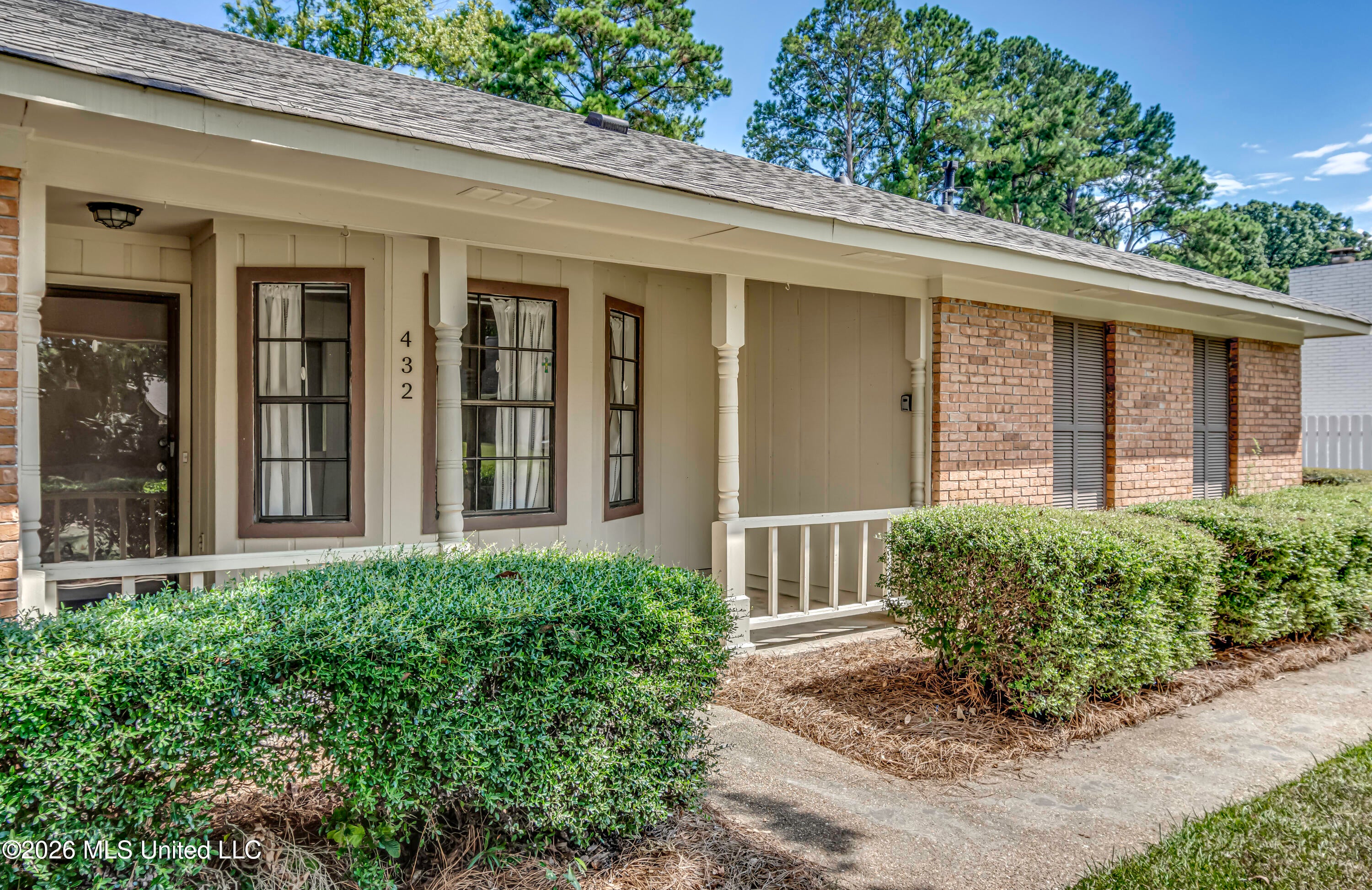 432 Green Leaf Trail