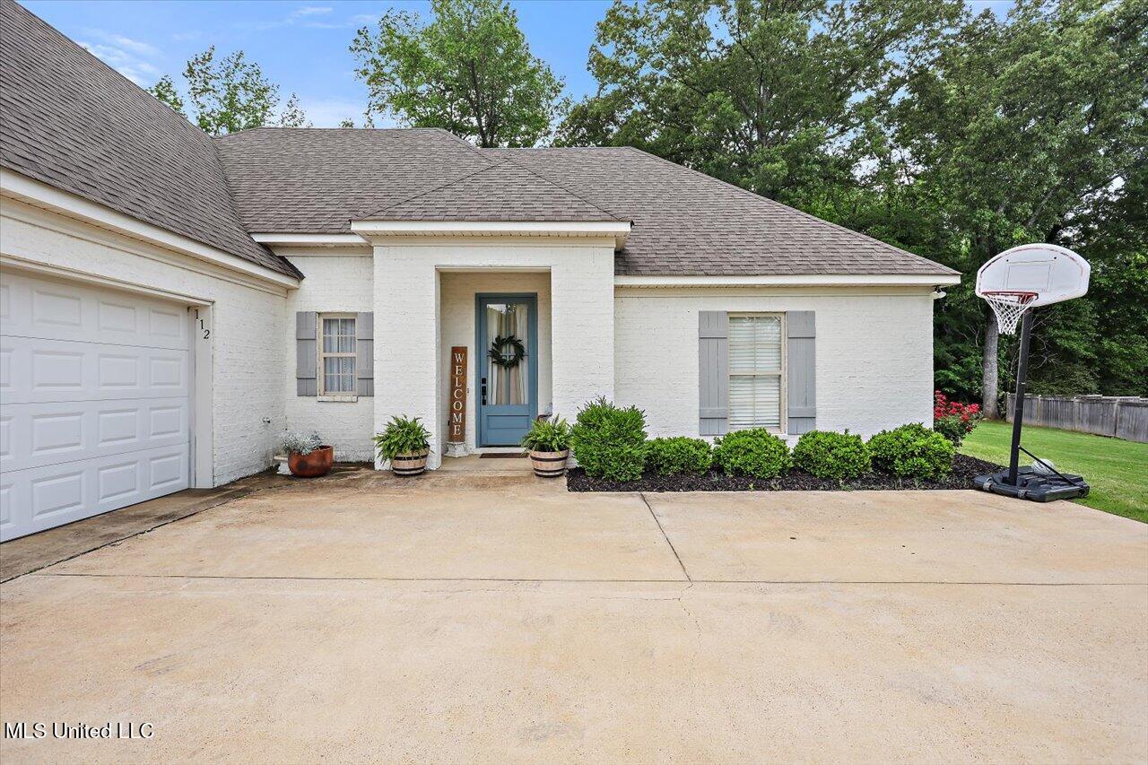 112 Tara Drive, Flora, Mississippi image 2