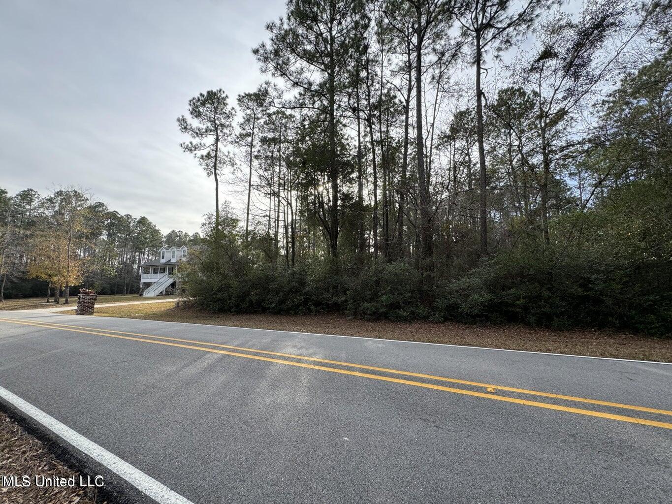 Longwood Circle, Biloxi, Mississippi image 8