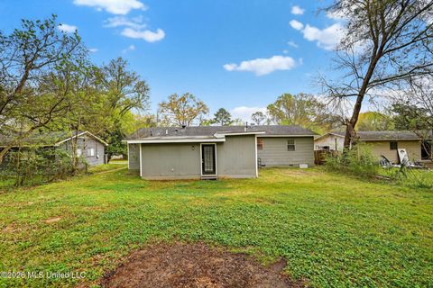 Homes For Sale - 1541 Dianne Drive<br/> Jackson, MS 39204