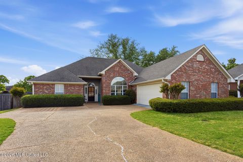 Homes For Sale - 121 Lake Pointe Drive<br/> Pearl, MS 39208