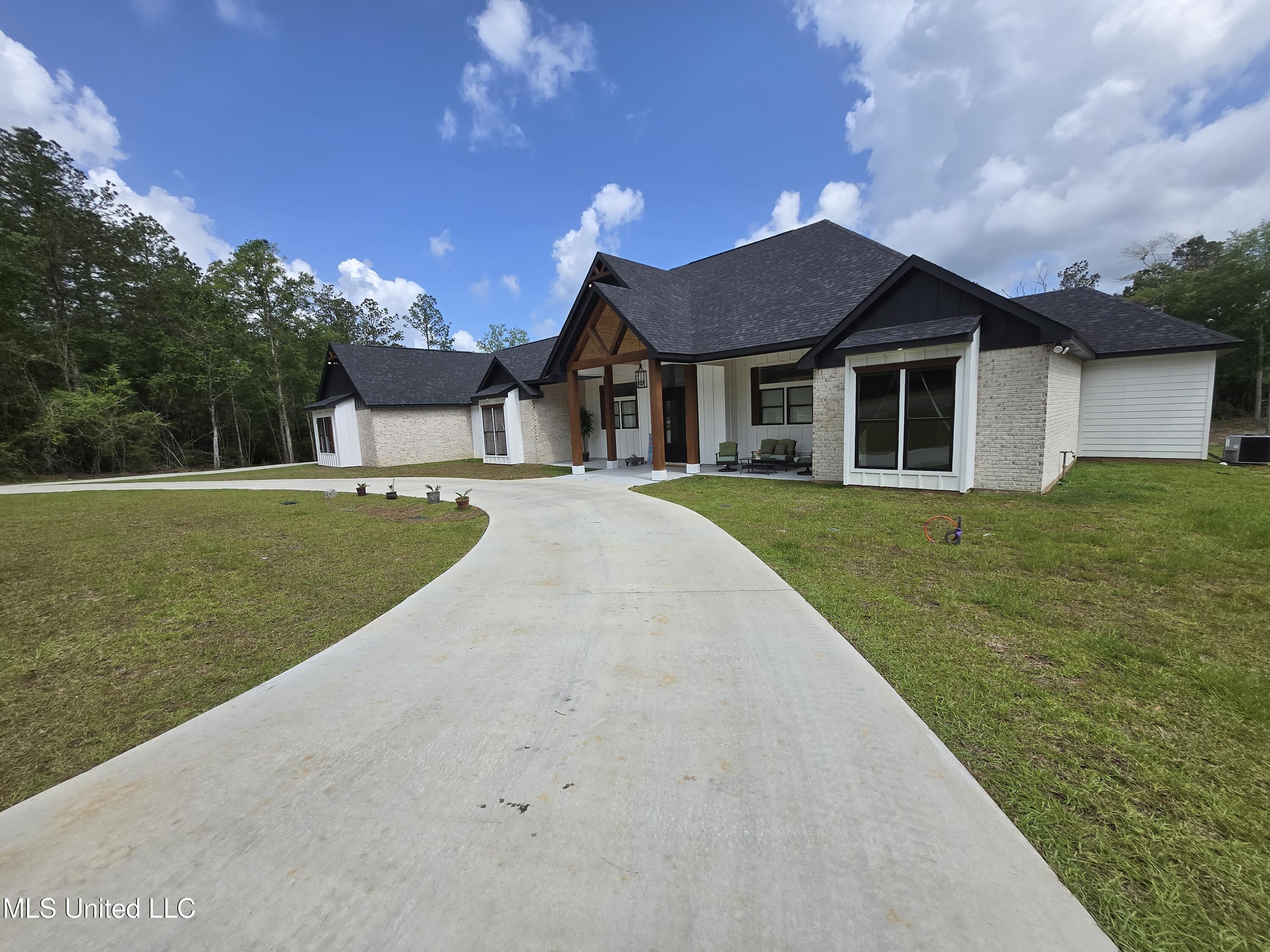 32 Forest Bluff Dr Drive, Carriere, Mississippi image 2