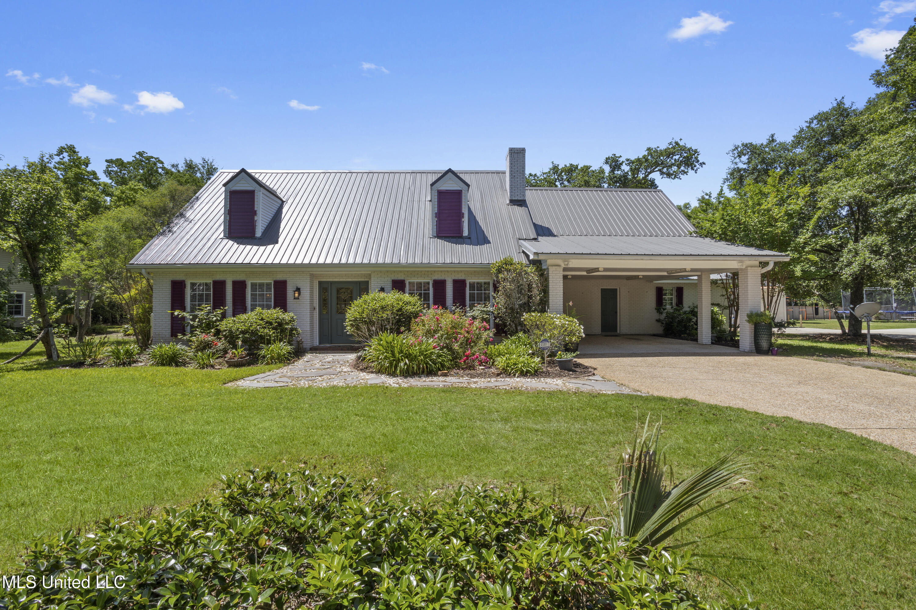316 Ramoneda Street, Bay Saint Louis, Mississippi image 1