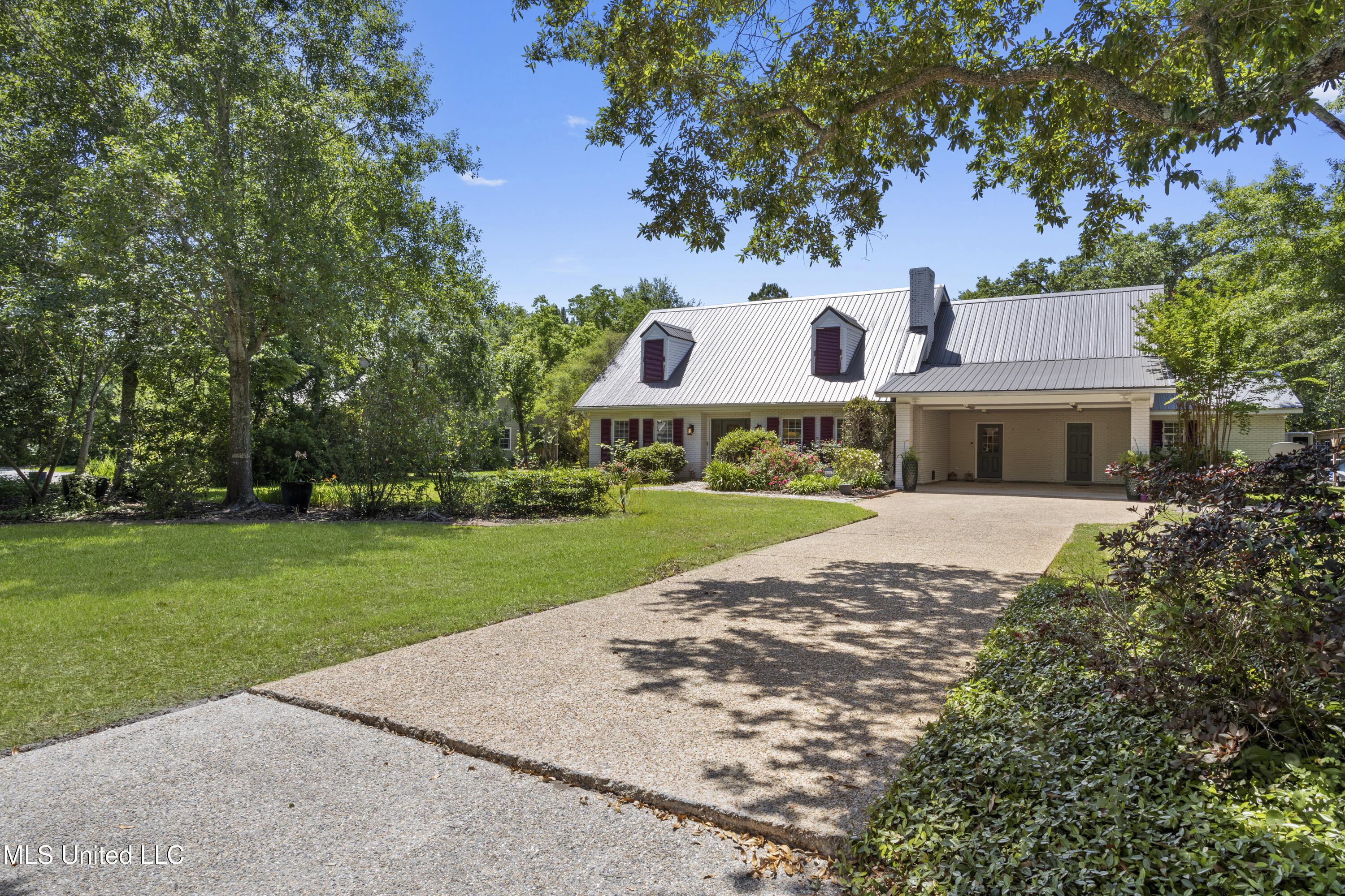 316 Ramoneda Street, Bay Saint Louis, Mississippi image 2