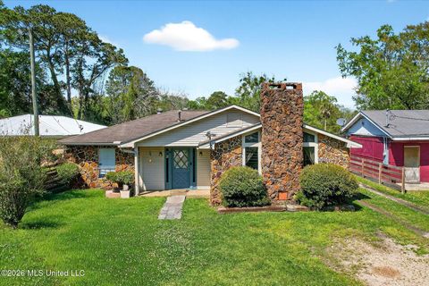 Homes For Sale - 2003 Ray Avenue<br/> Pascagoula, MS 39567