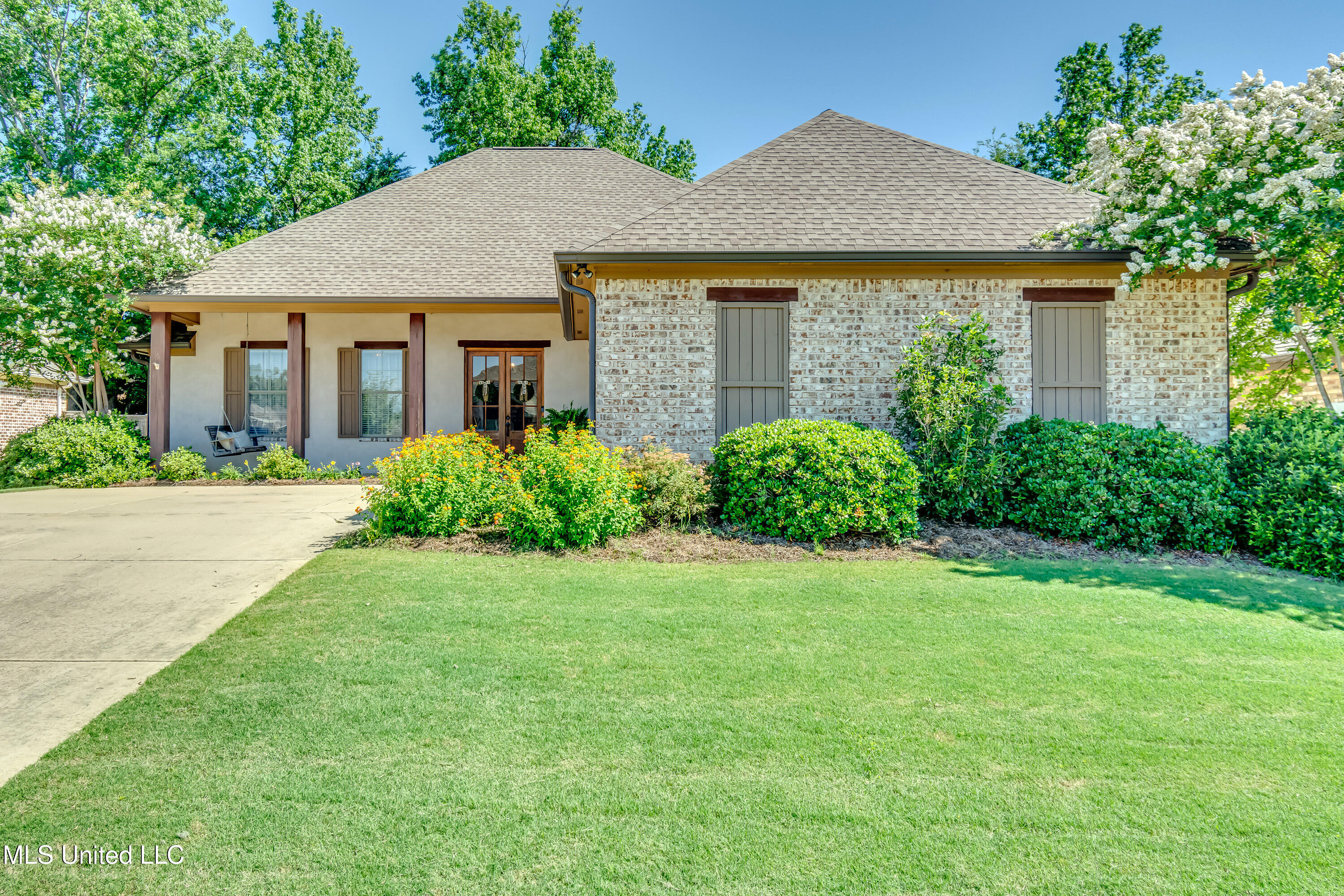 Madison, Mississippi 39110, United States, 3 Bedrooms Bedrooms, ,2 BathroomsBathrooms,Residential,Pending,141465