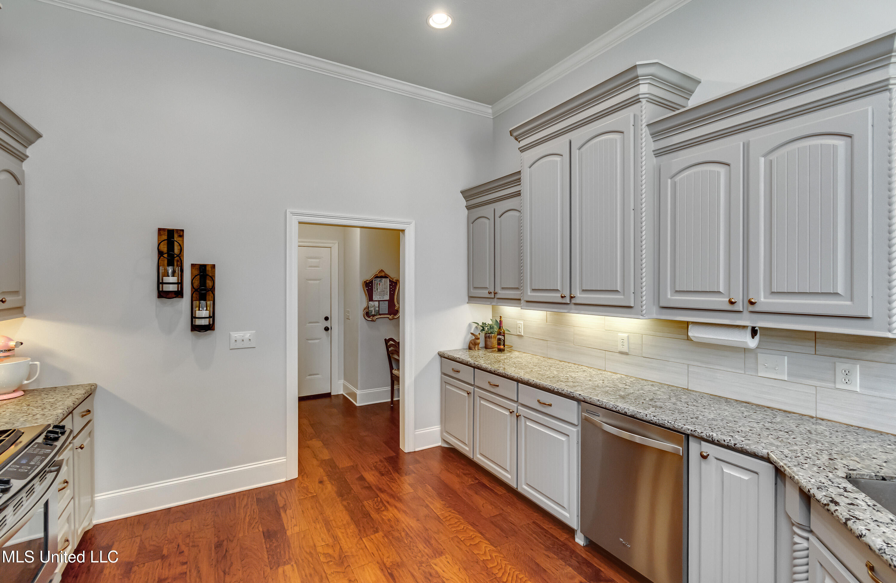 Madison, Mississippi 39110, United States, 3 Bedrooms Bedrooms, ,2 BathroomsBathrooms,Residential,Pending,141465