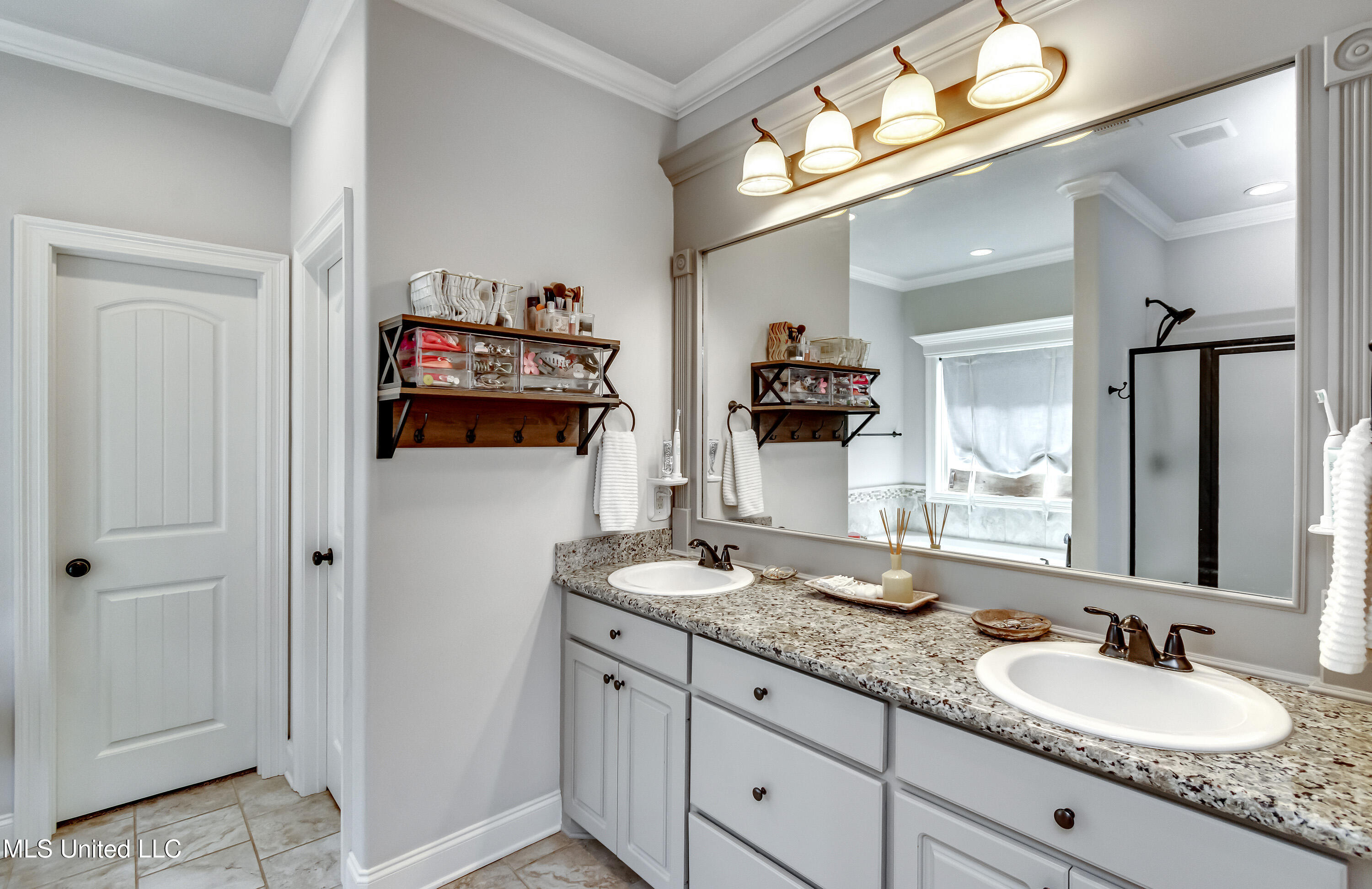 Madison, Mississippi 39110, United States, 3 Bedrooms Bedrooms, ,2 BathroomsBathrooms,Residential,Pending,141465