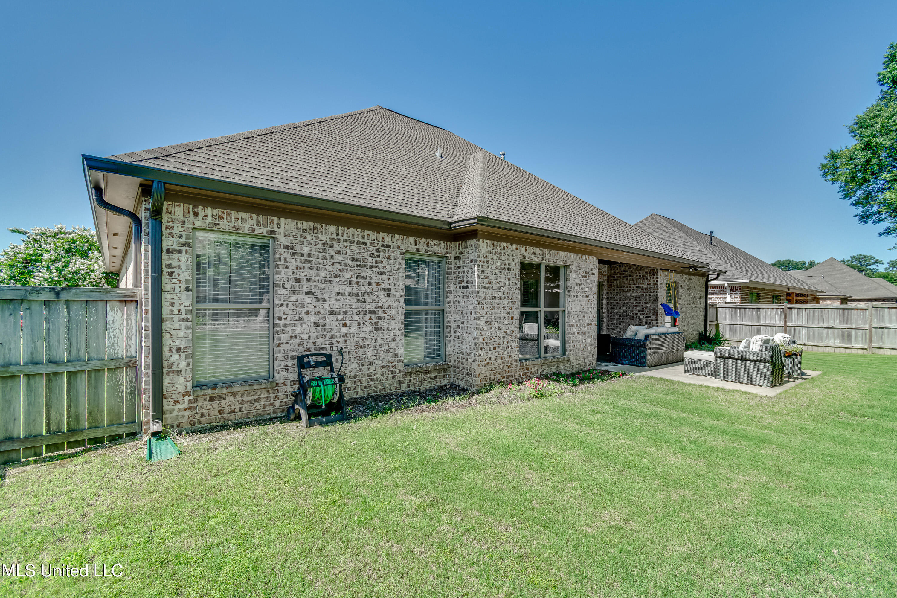 Madison, Mississippi 39110, United States, 3 Bedrooms Bedrooms, ,2 BathroomsBathrooms,Residential,Pending,141465