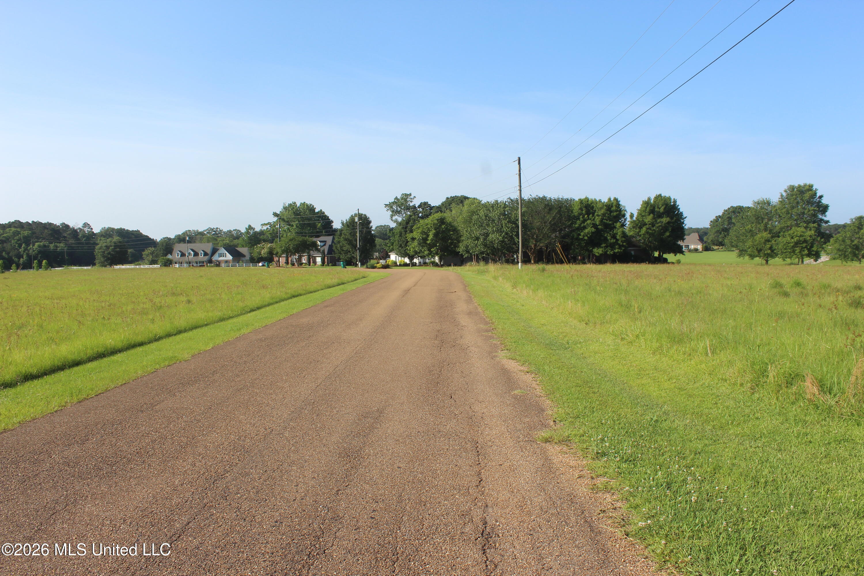 SE Maura Lane