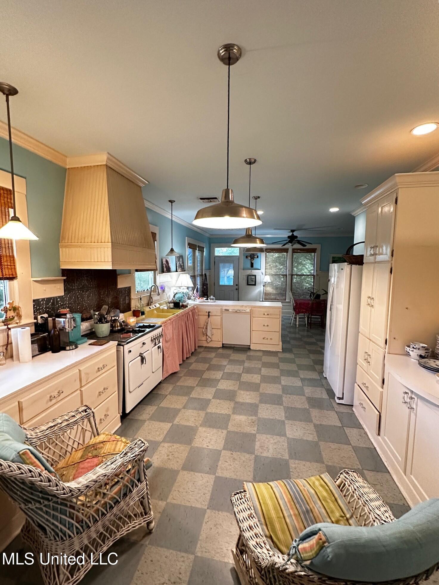 605 Ford Avenue, Pascagoula, Mississippi image 7
