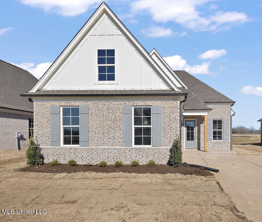 750 Coahoma Court, Nesbit, Mississippi image 1