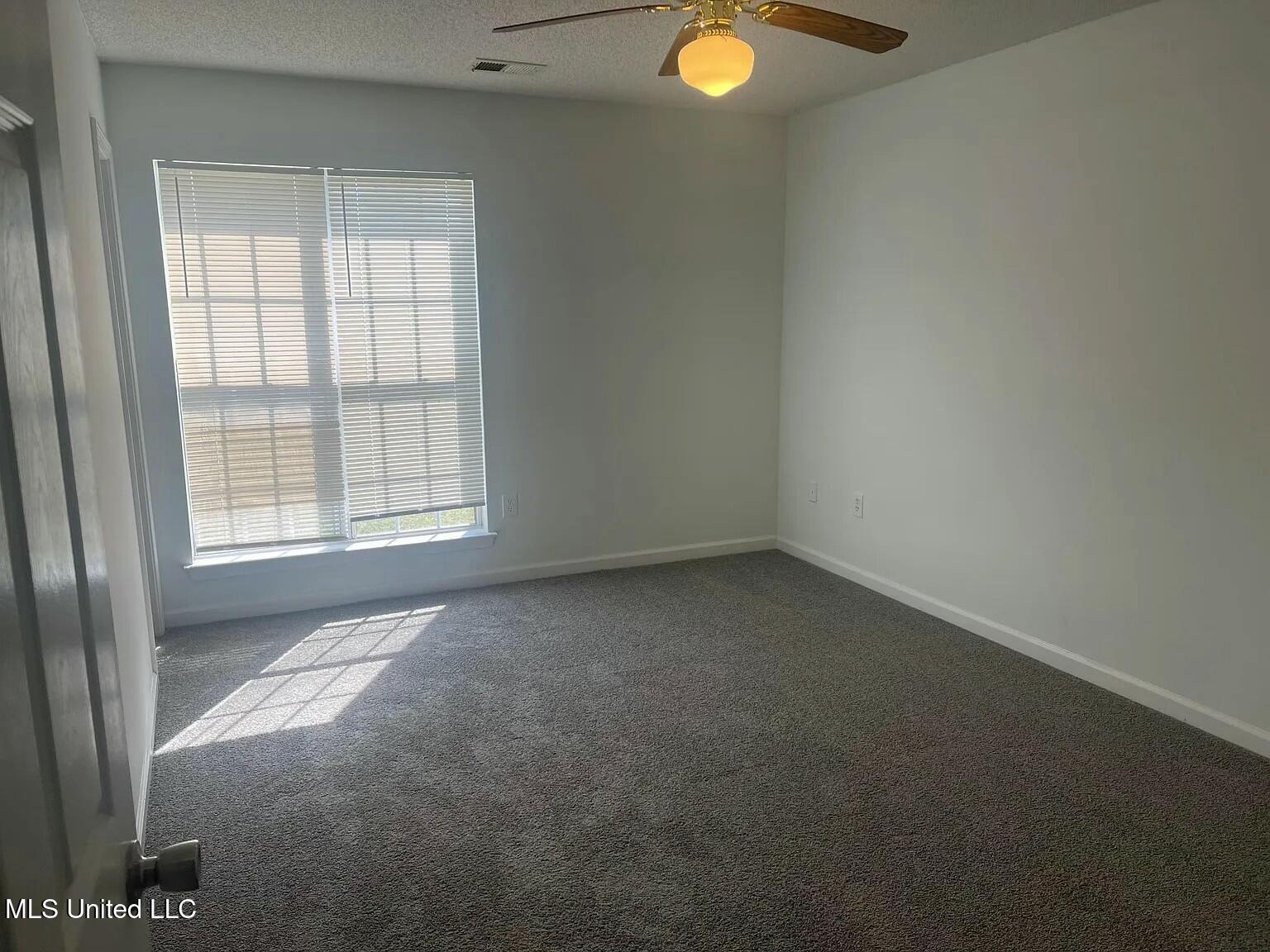 10676 N Oak Circle Circle, Olive Branch, Mississippi image 3
