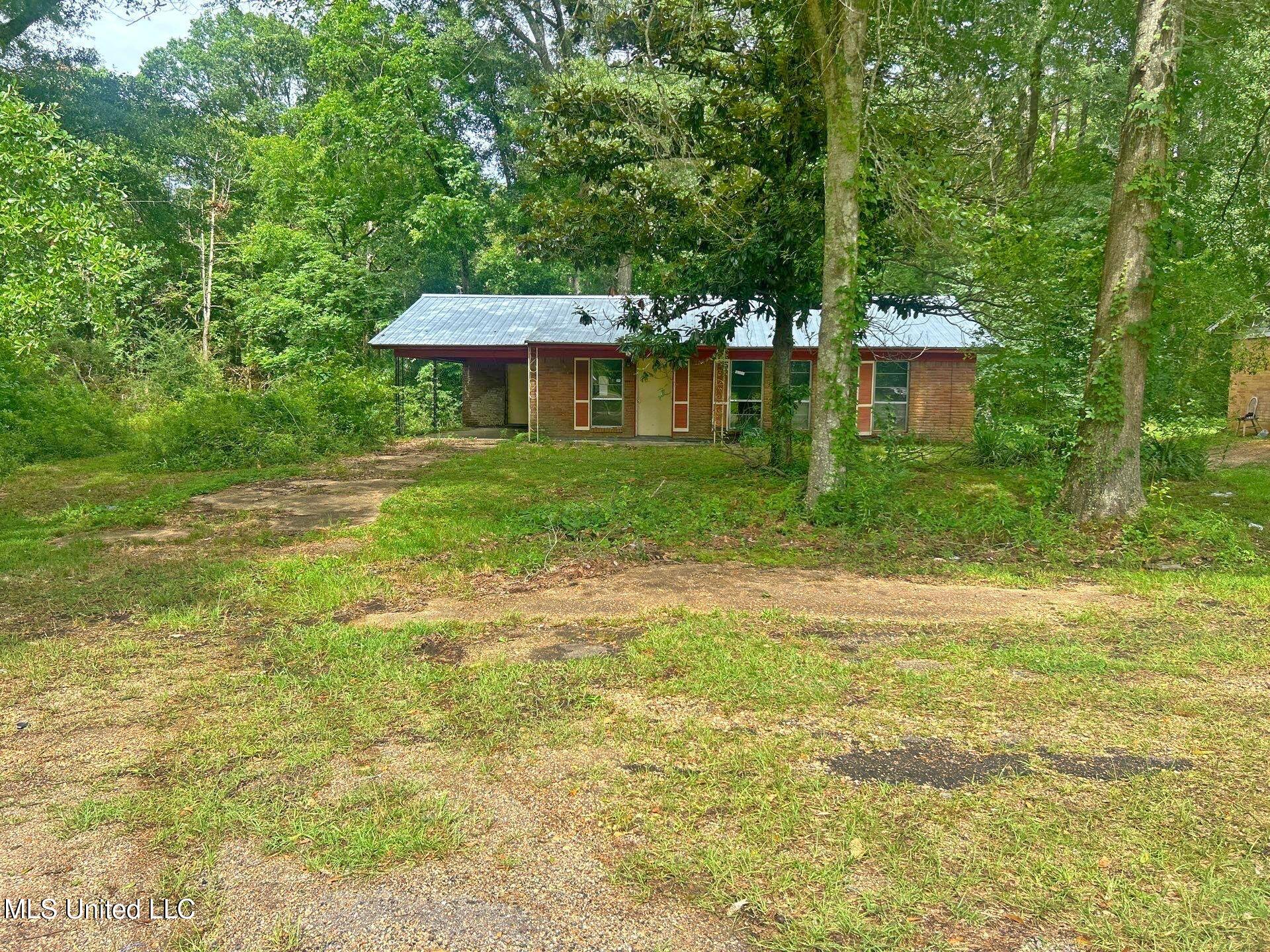 715 Holly Street, Summit, Mississippi image 1