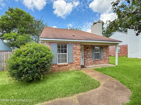 Homes For Sale - 2007 Fox Hill Lane<br/> Byram, MS 39272