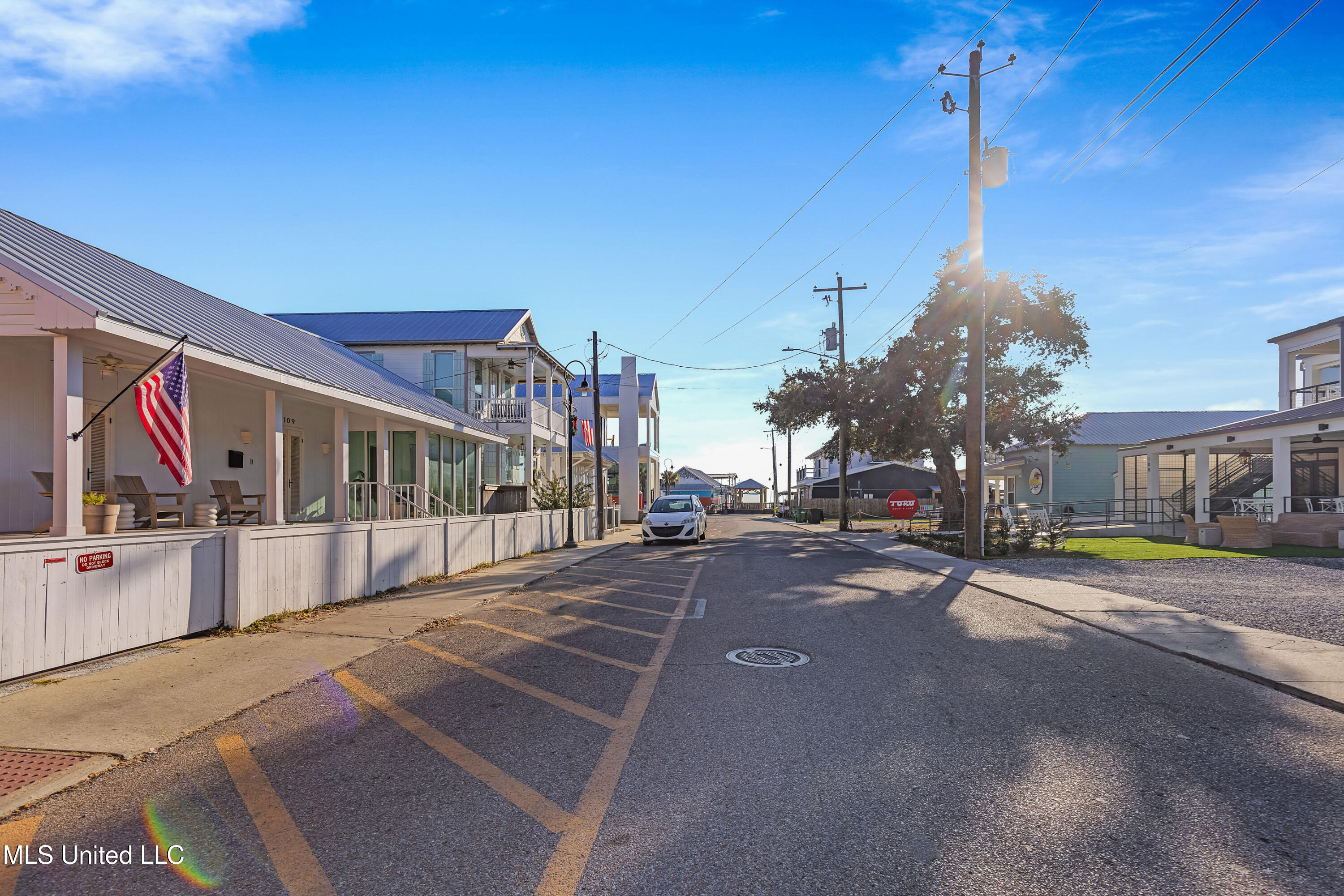 109 Court Street, Bay Saint Louis, Mississippi image 4