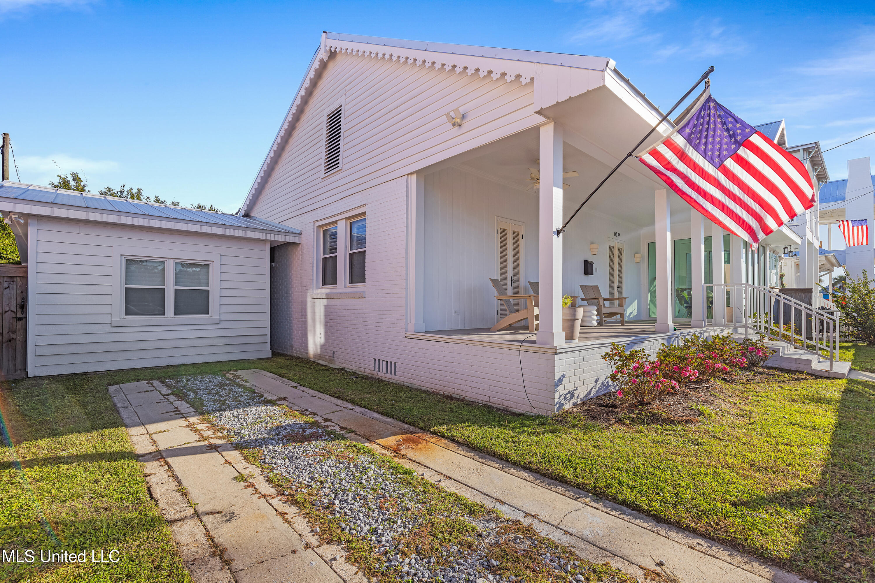 109 Court Street, Bay Saint Louis, Mississippi image 6