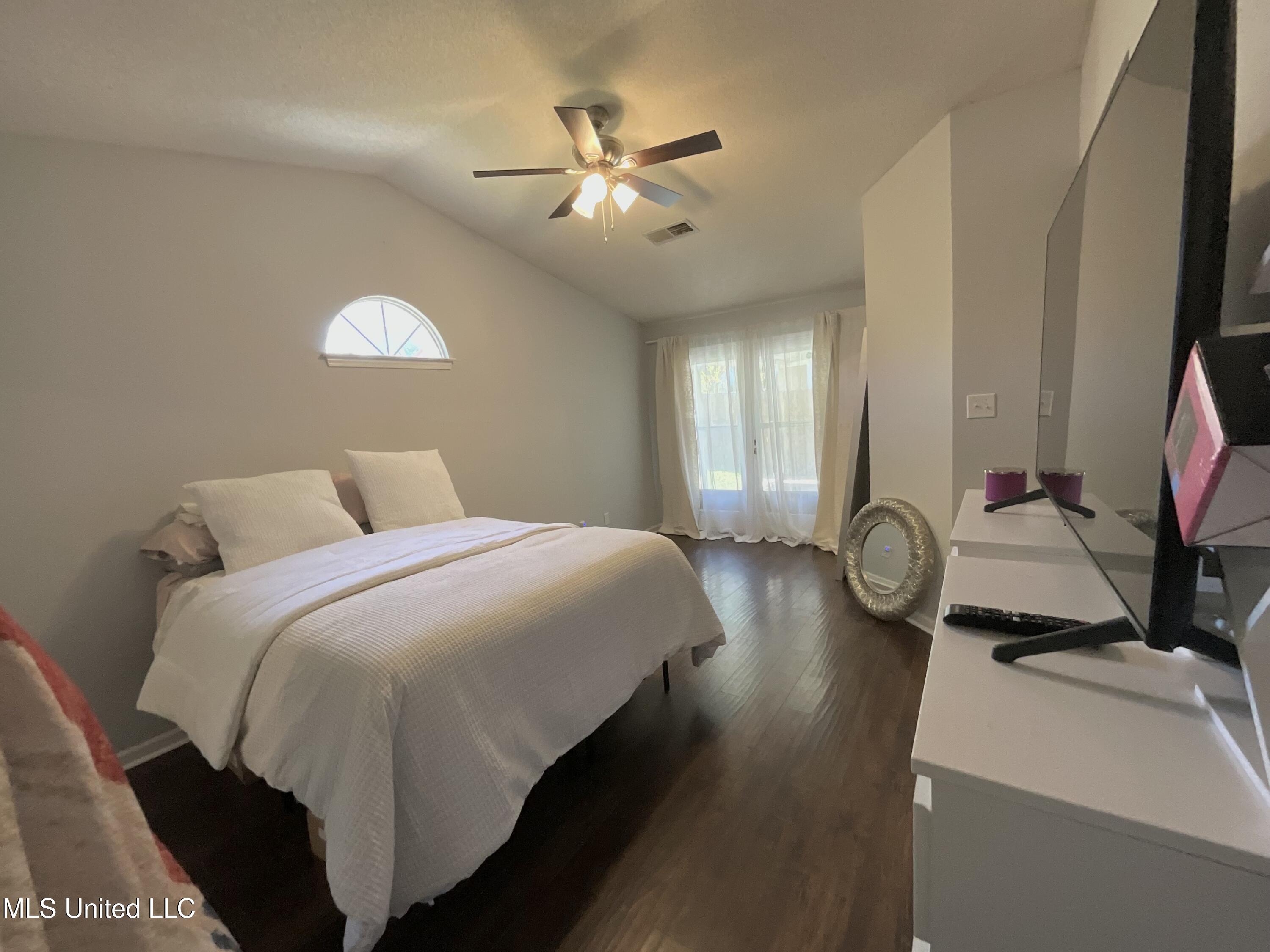 7190 E Atterbury Circle, Southaven, Mississippi image 4