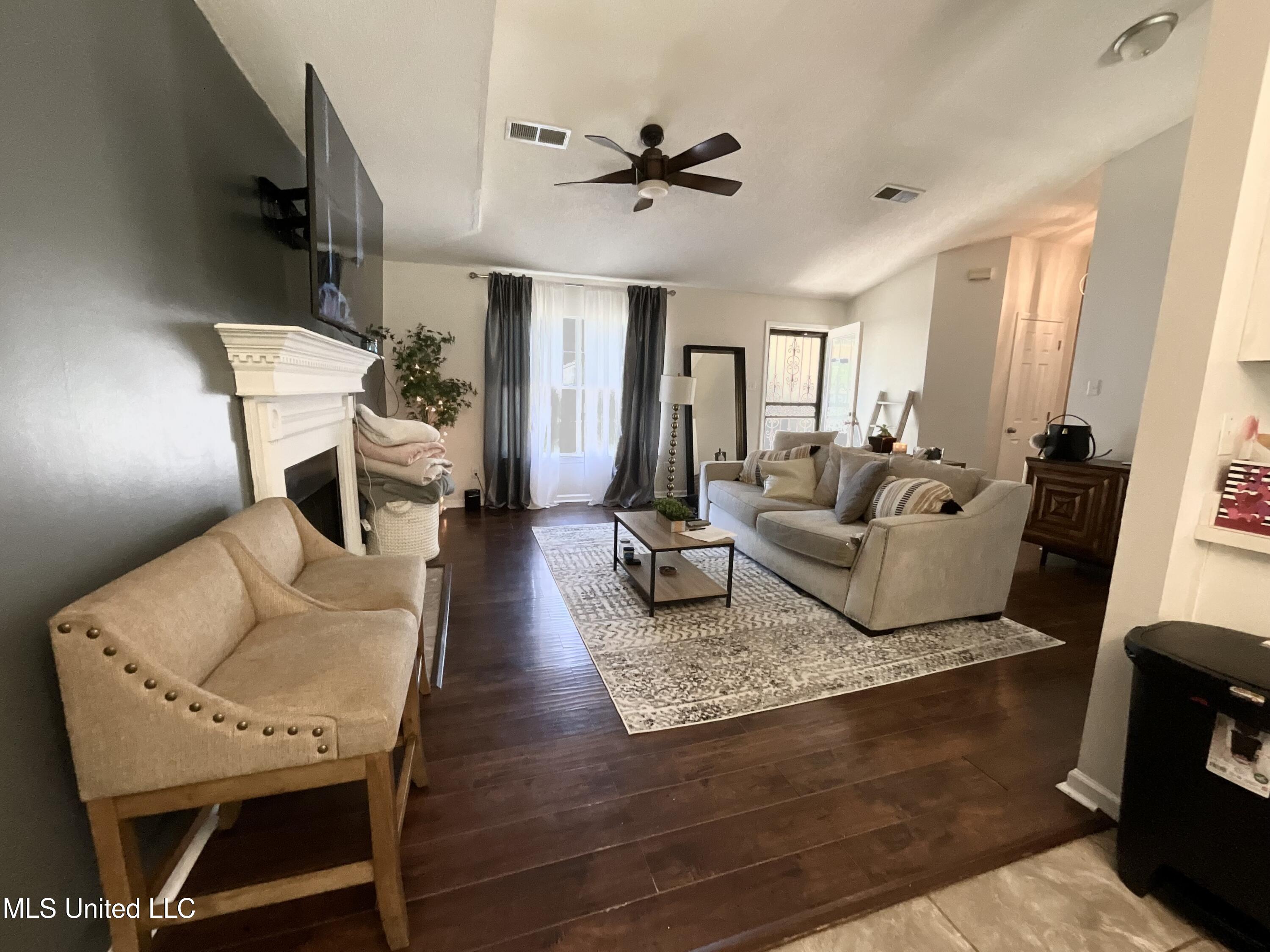 7190 E Atterbury Circle, Southaven, Mississippi image 2