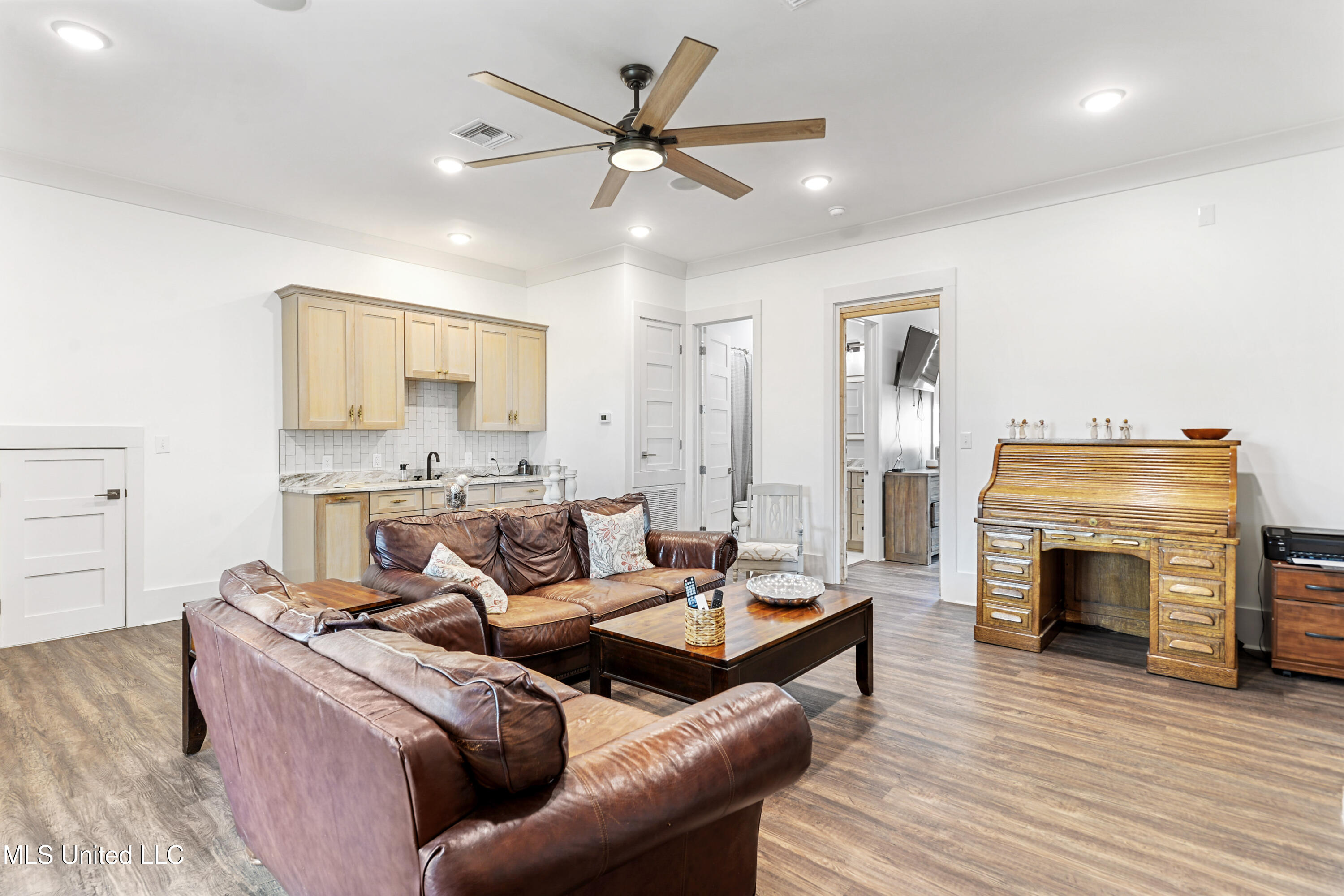 106 Leonhard Avenue, Bay Saint Louis, Mississippi image 25