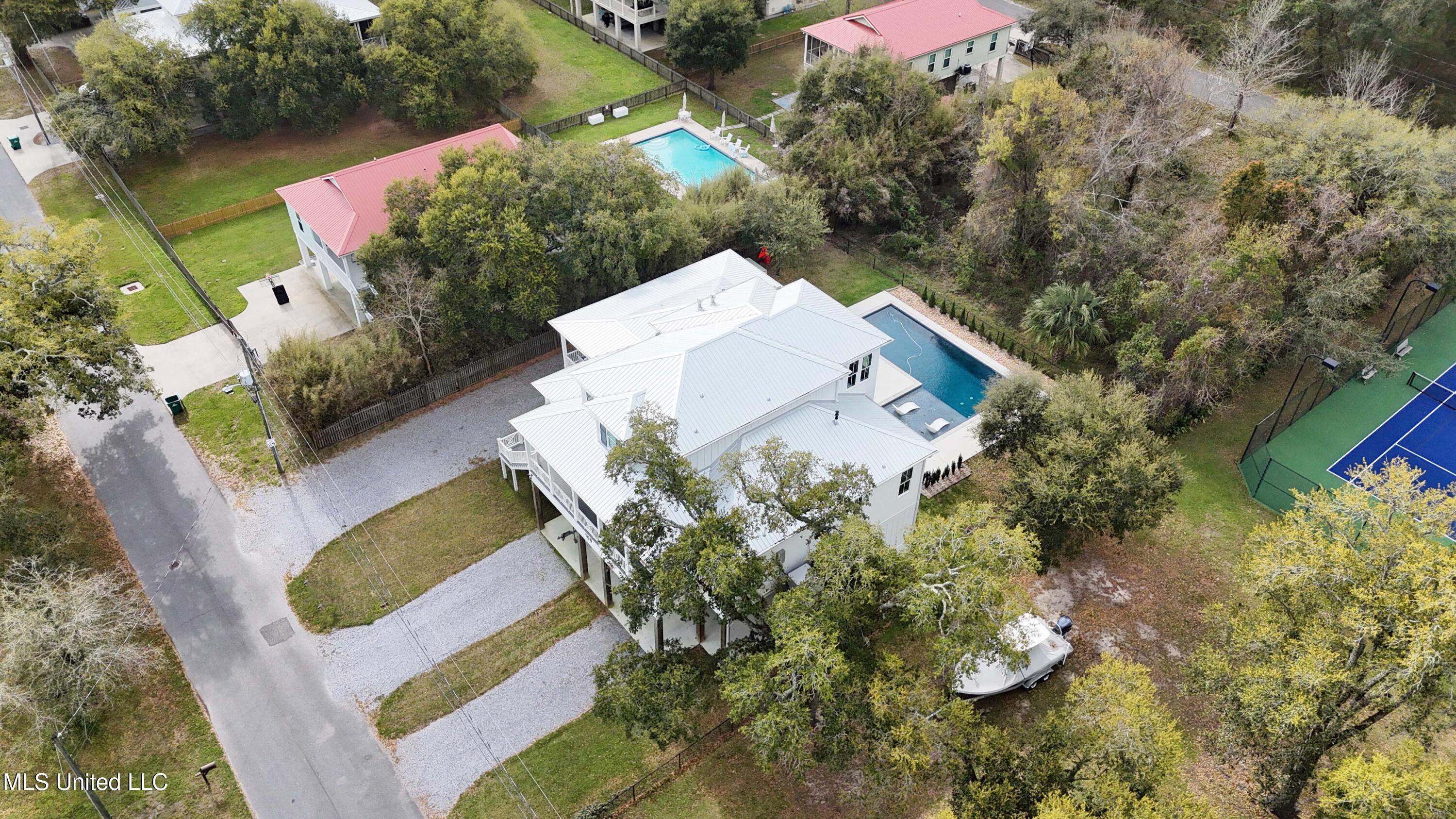 106 Leonhard Avenue, Bay Saint Louis, Mississippi image 41