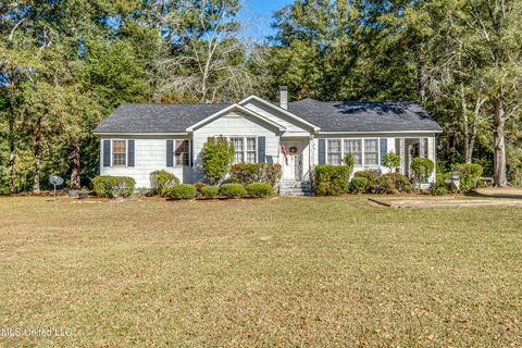 Homes For Sale - 602 Simpson Hwy 149<br/> Magee, MS 39111