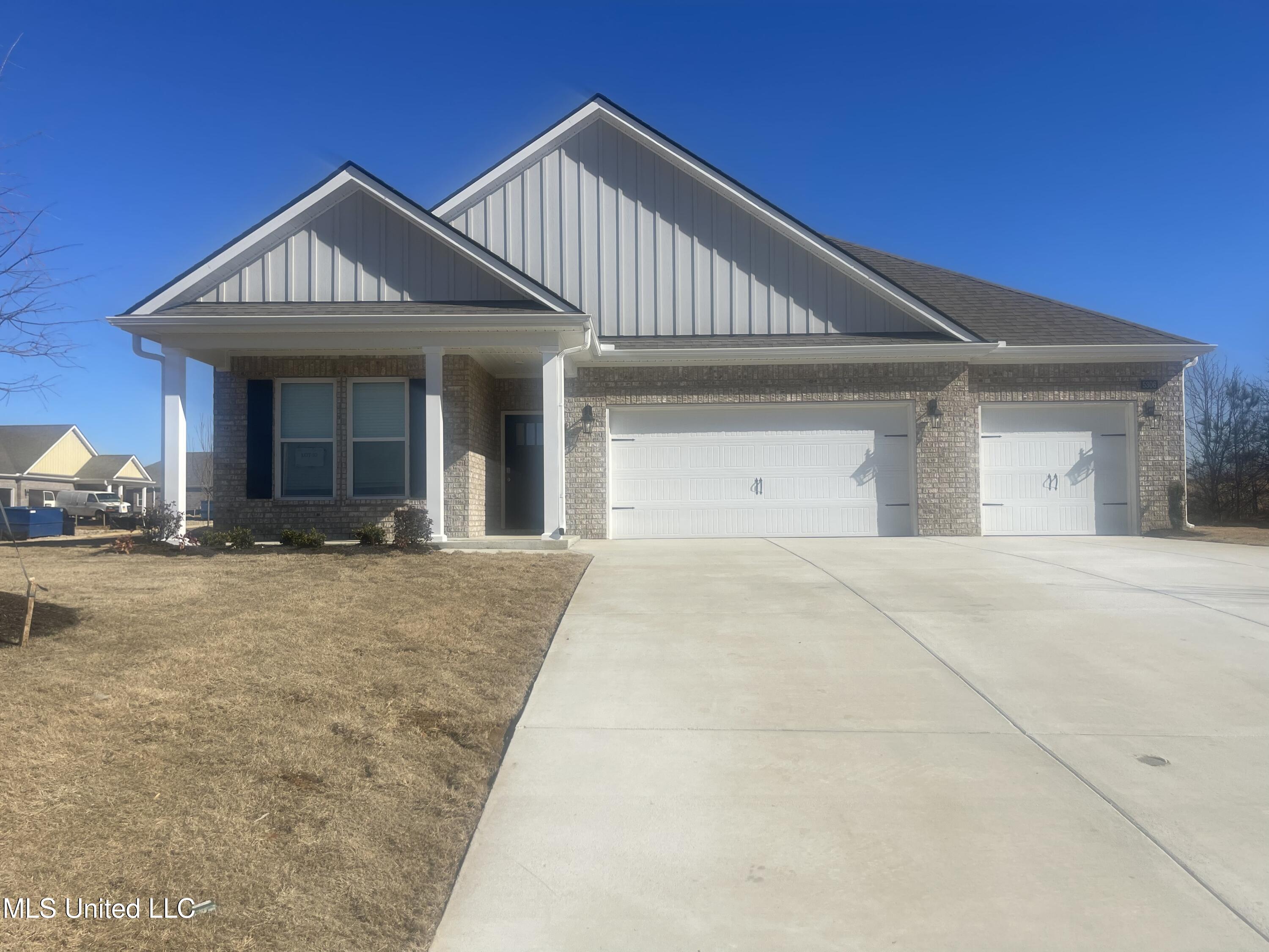 5306 Shiprock Drive, Olive Branch, Mississippi image 1