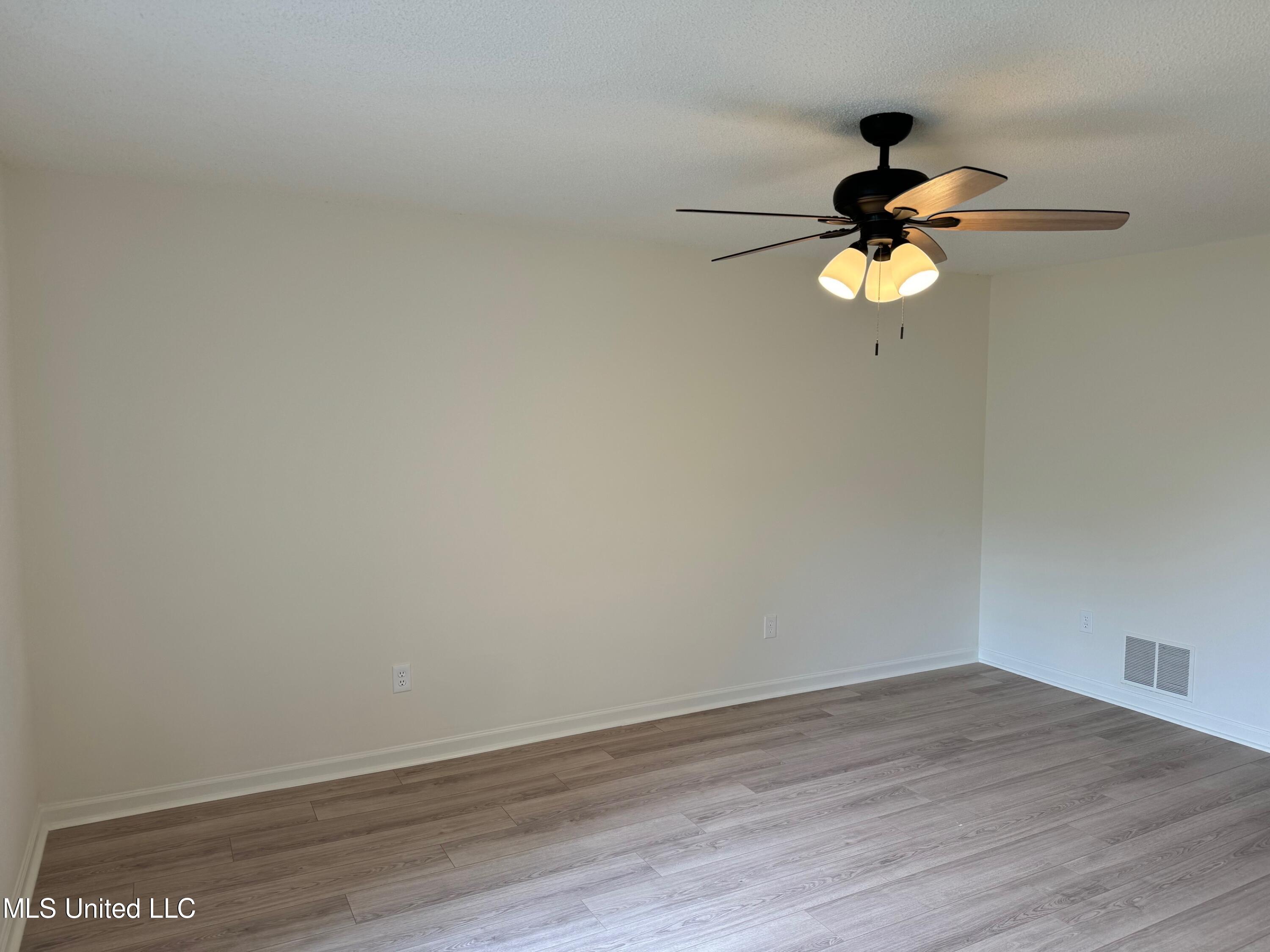 3572 Evergreen Drive, Olive Branch, Mississippi image 23